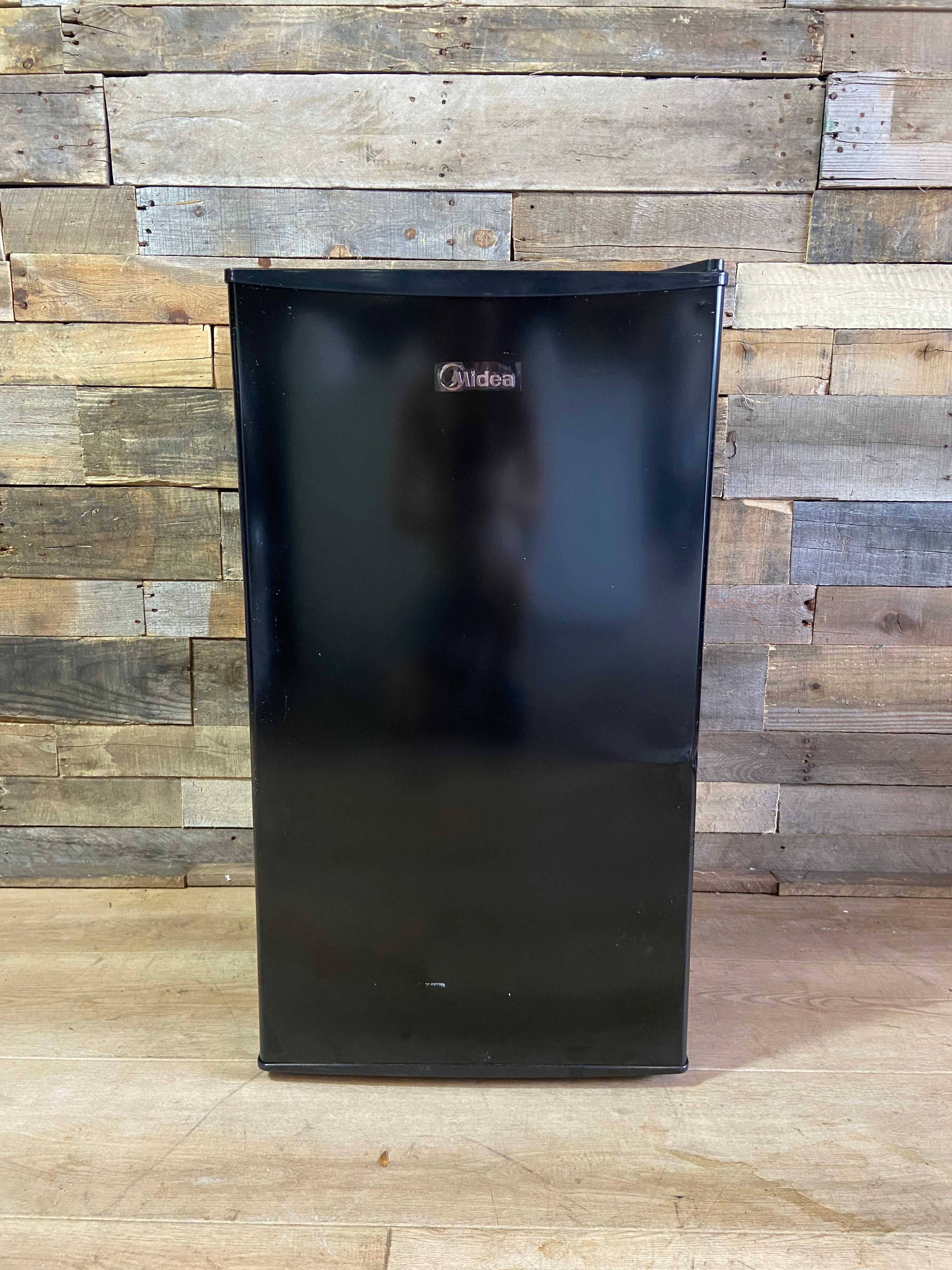 Midea Mini Refrigerator