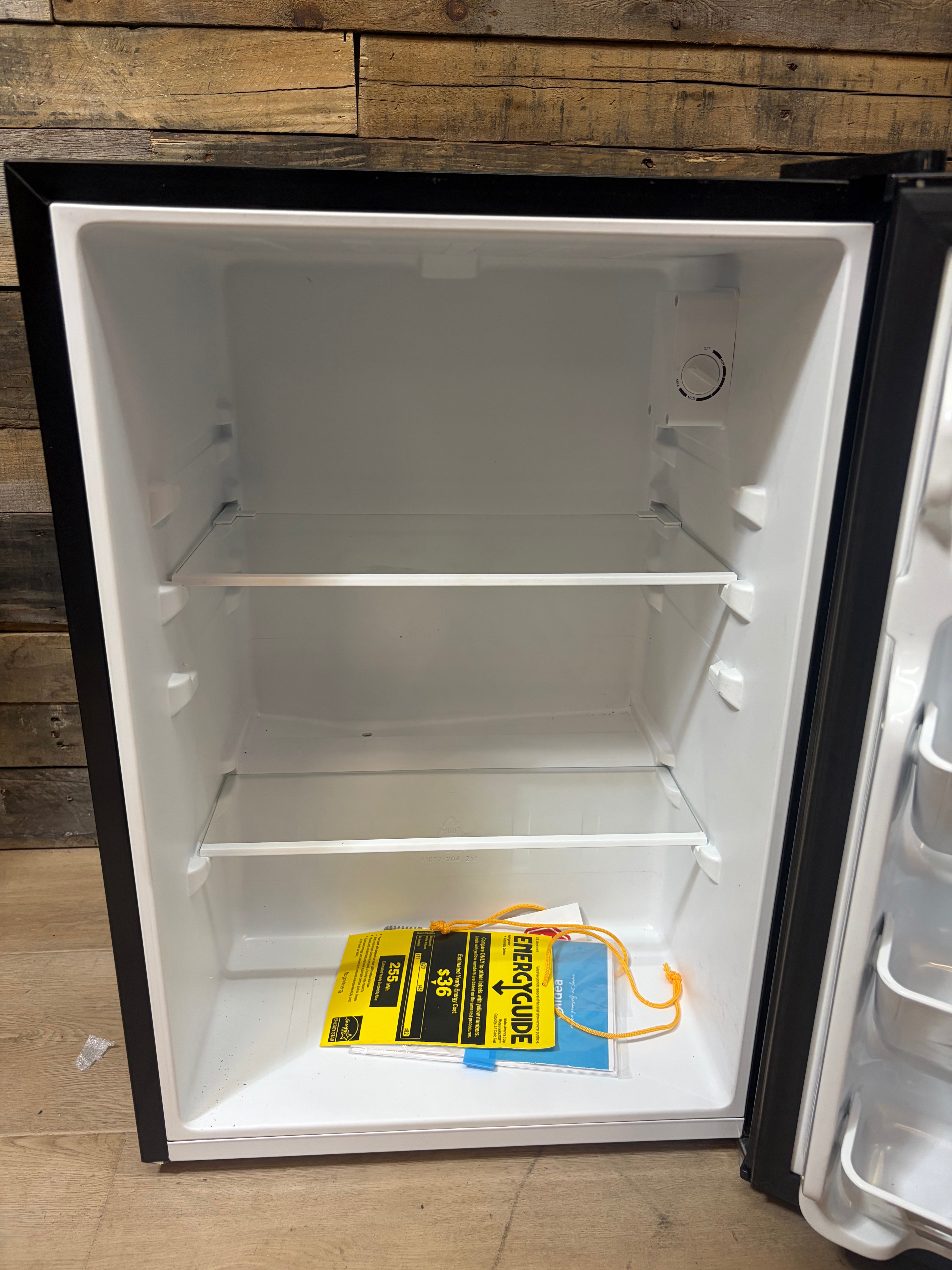 Midea MRM27S5BBB 2.7 Cu Ft Compact Mini Refrigerator – Black