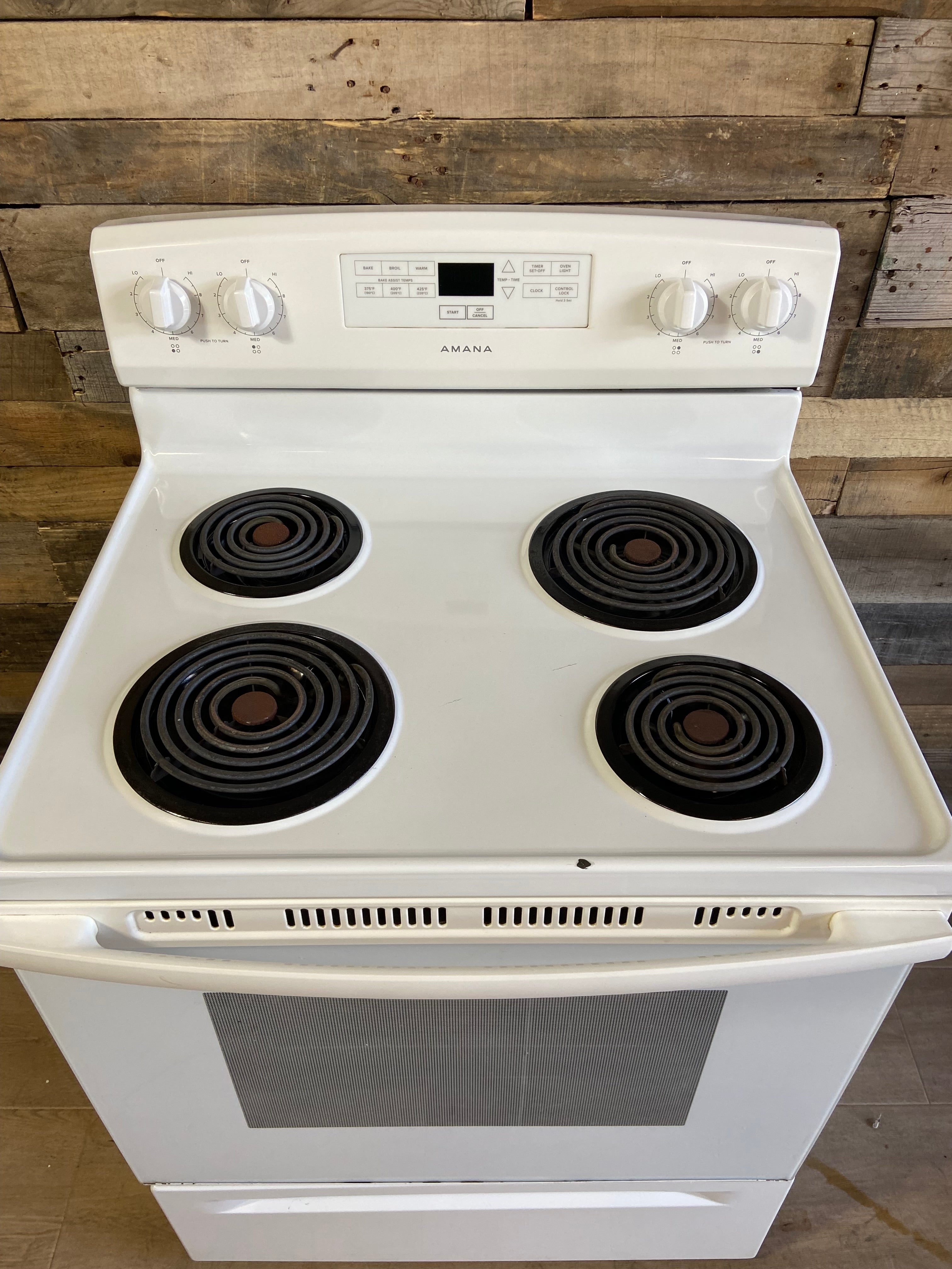 Amana White 4 Burner Coil Top Range