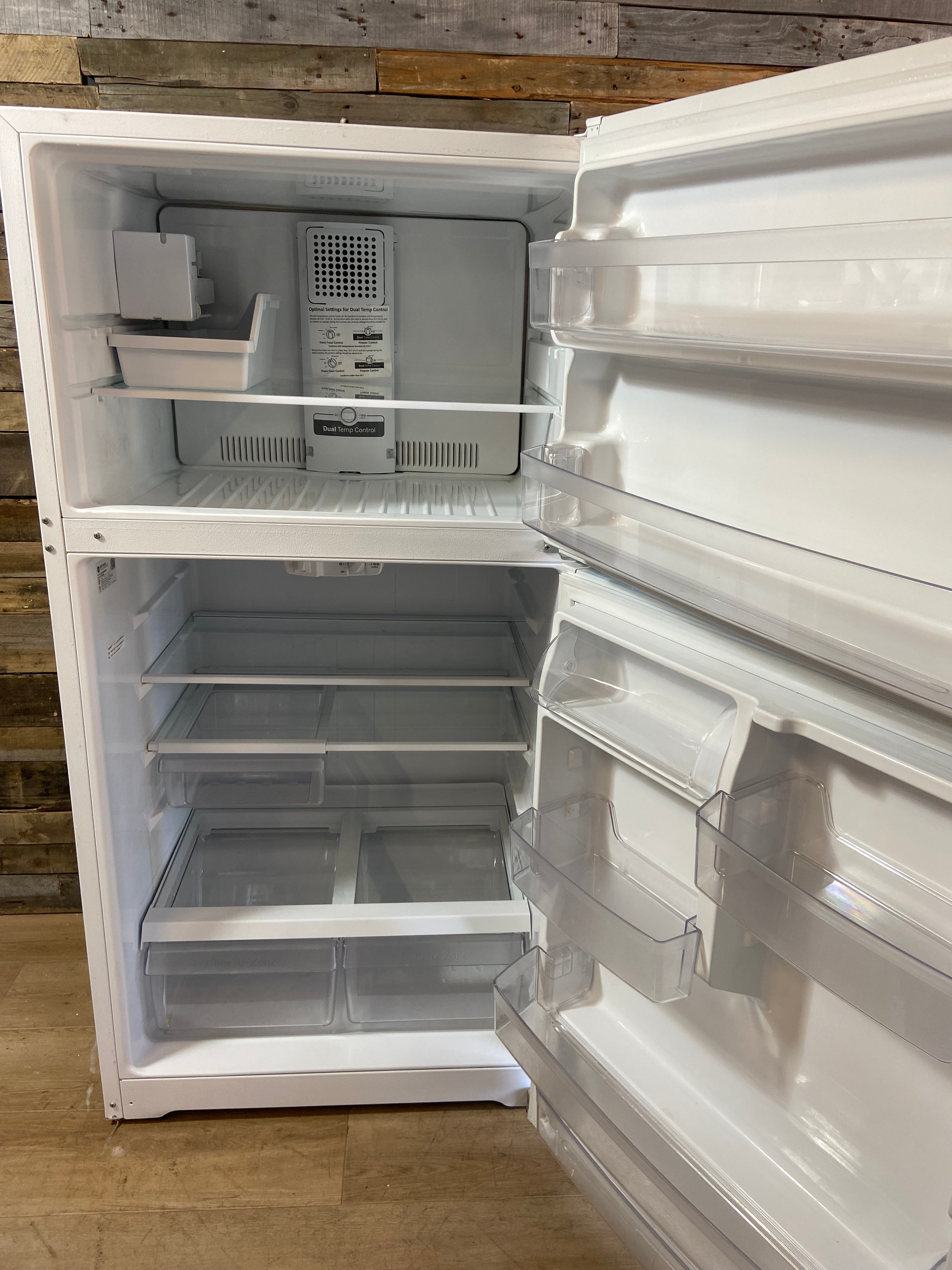 GE White Refrigerator With Ice Maker