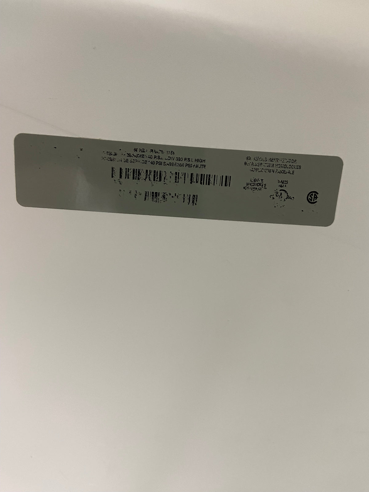 Whirlpool White Top/Bottom 30” Refrigerator With Ice Maker