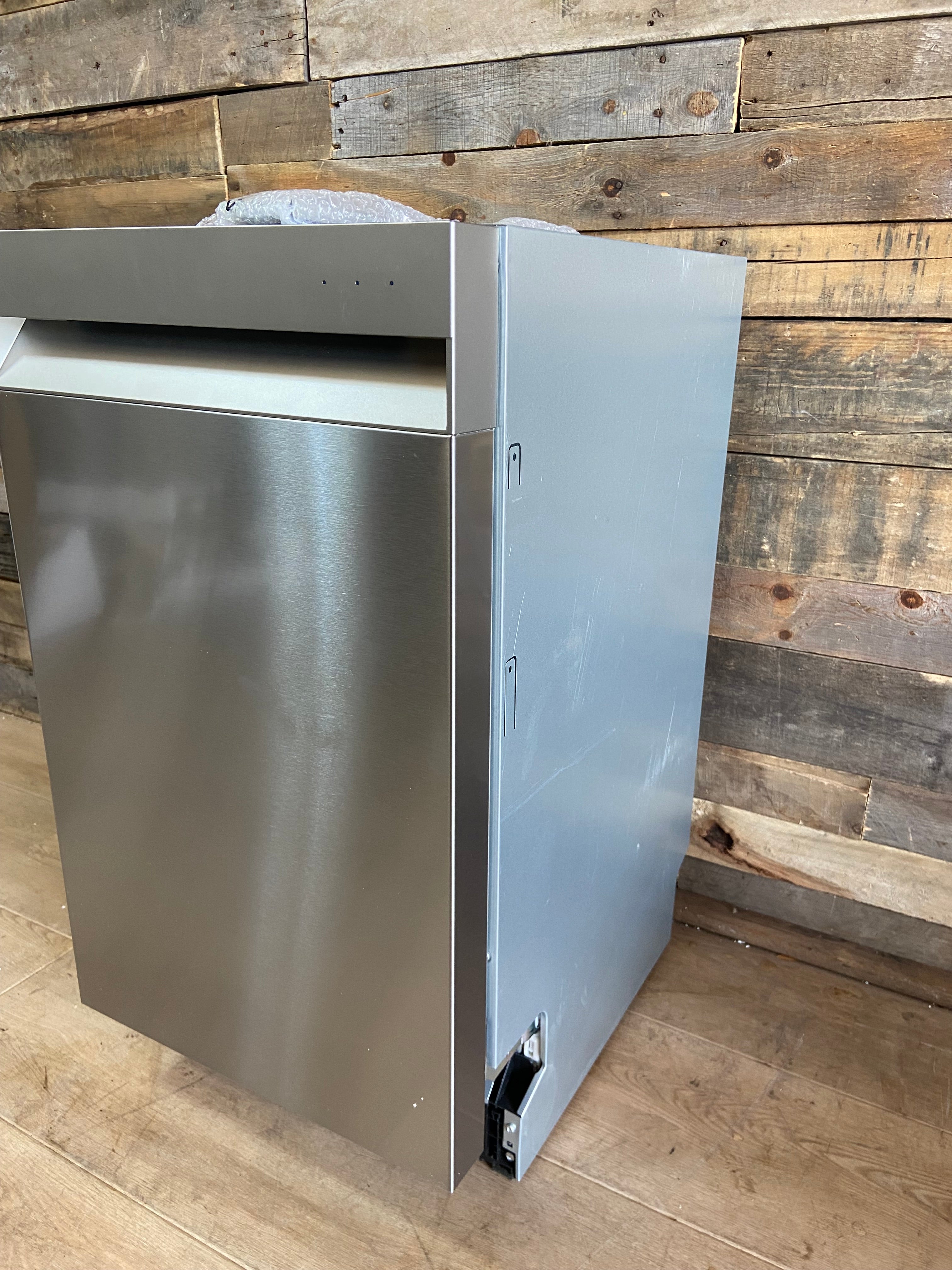 Samsung 18 in. Top Control Built-In Tall Tub Dishwasher
