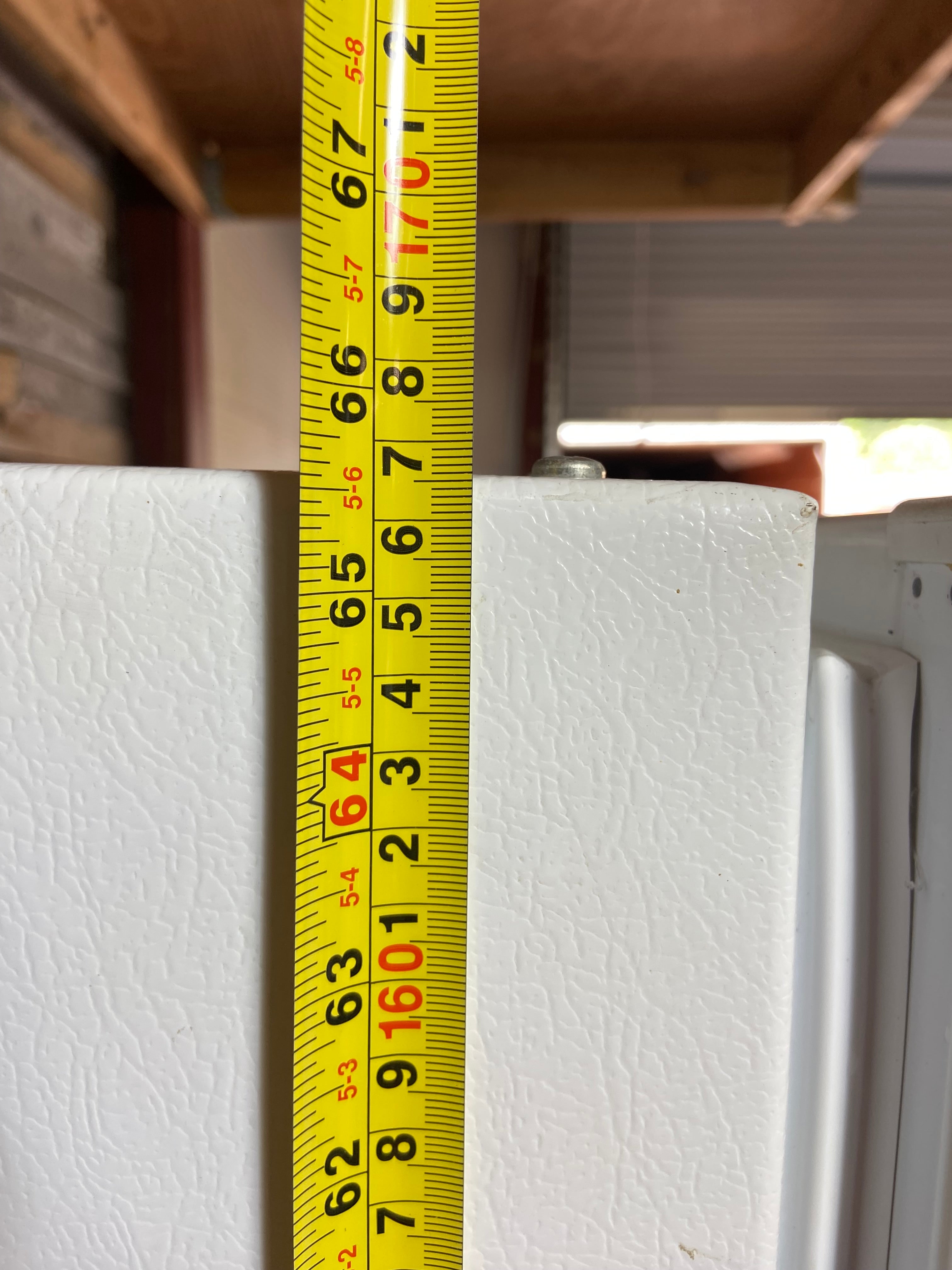 GE White Refrigerator With Ice Maker