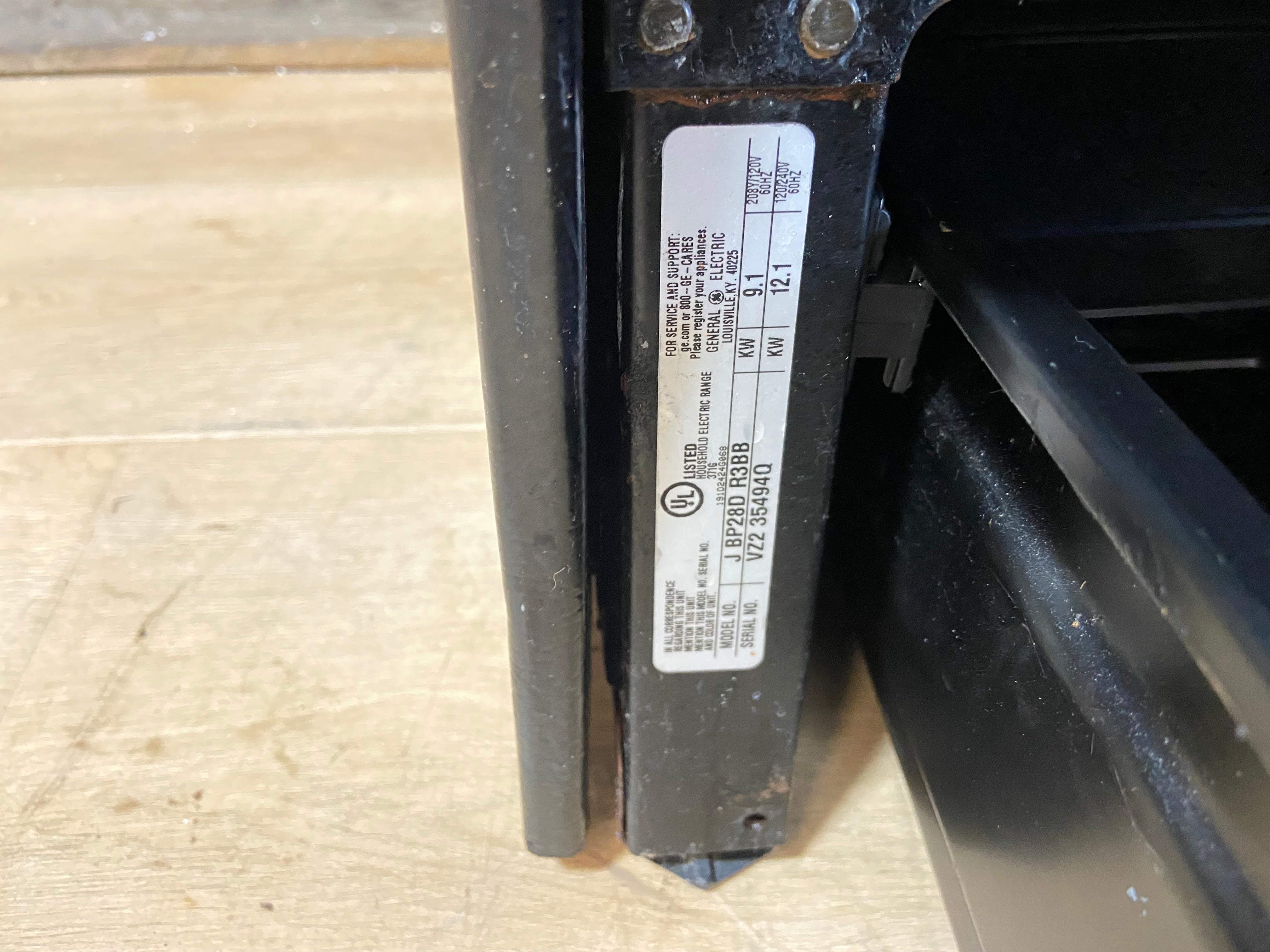GE Black Coil Top Range