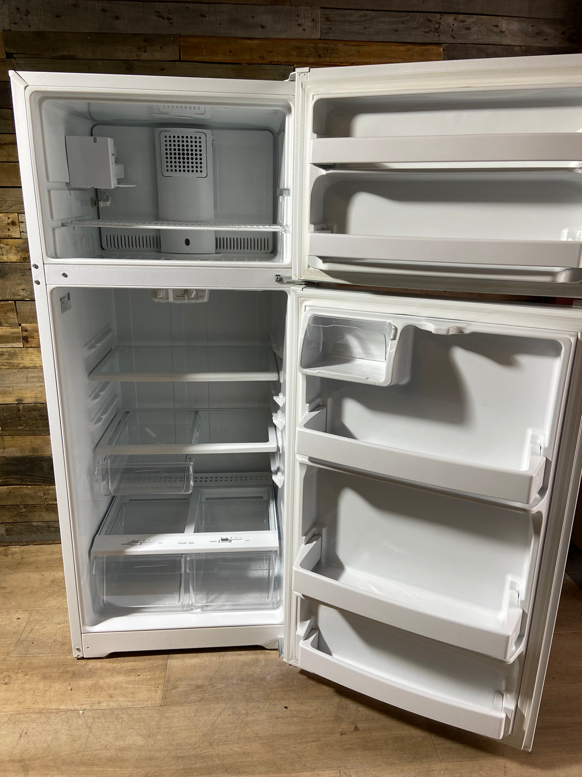 GE White Top/Bottom Refrigerator With Ice Maker
