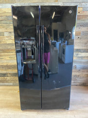 Black Side/Side GE Refrigerator. Ice/Water doesn’t work