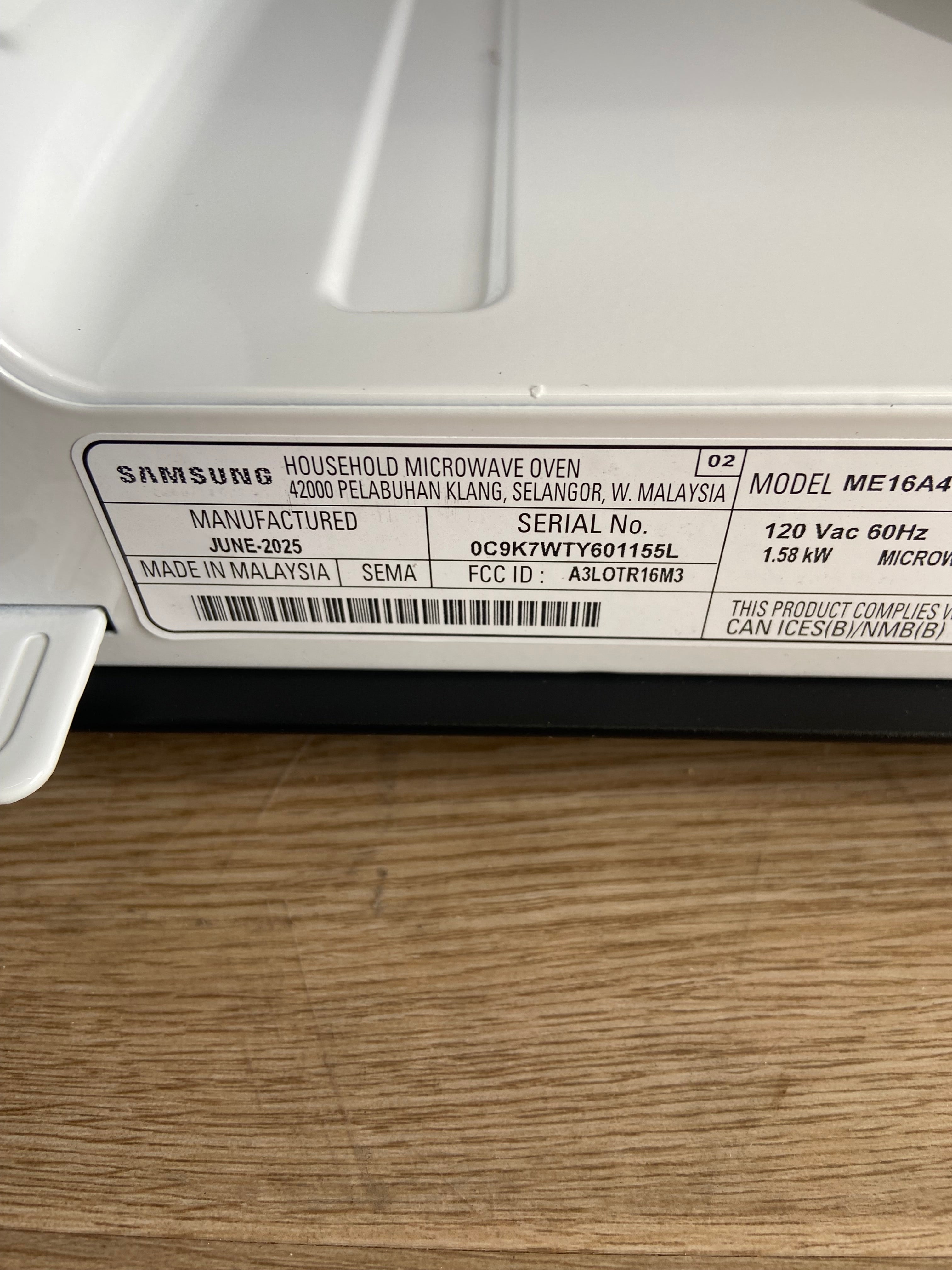Stainless Samsung 1.6 cu. ft. 1000 W Over-the-Range Microwave with Auto Cook