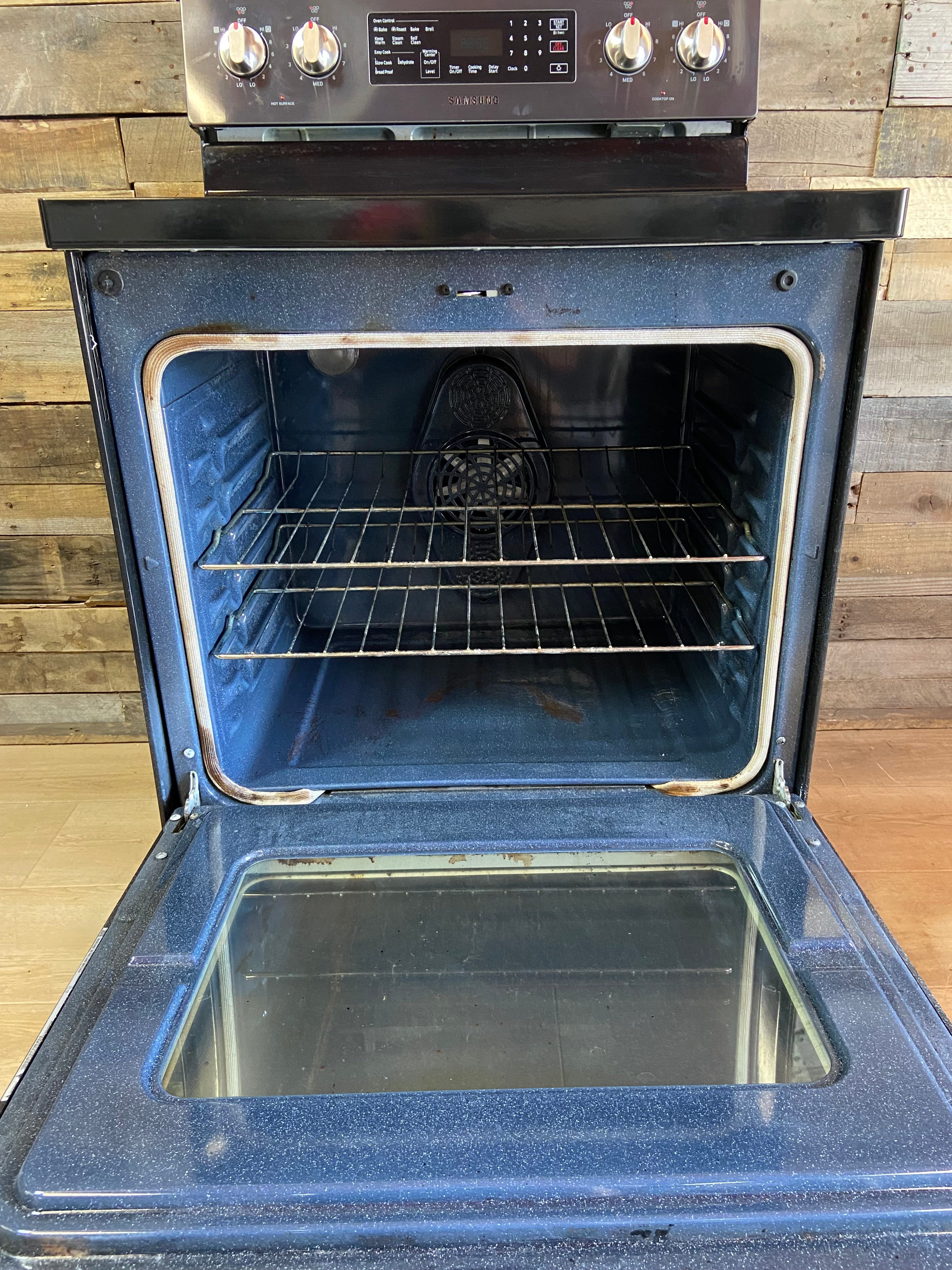 Samsung Black Stainless 5 Burner Range With Convection