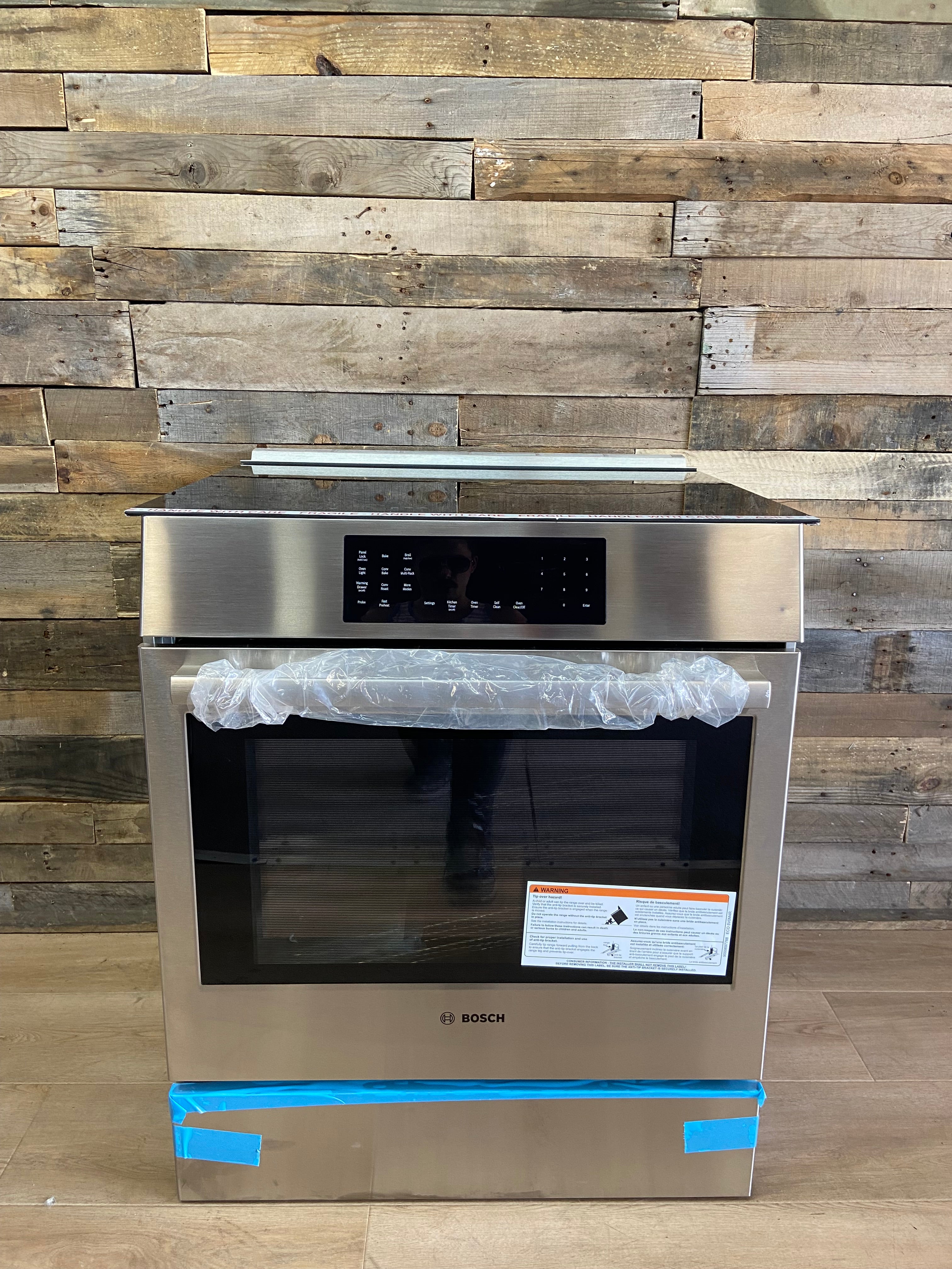 Bosch Benchmark Series HIIP057U
30 Inch Slide-In Induction Range