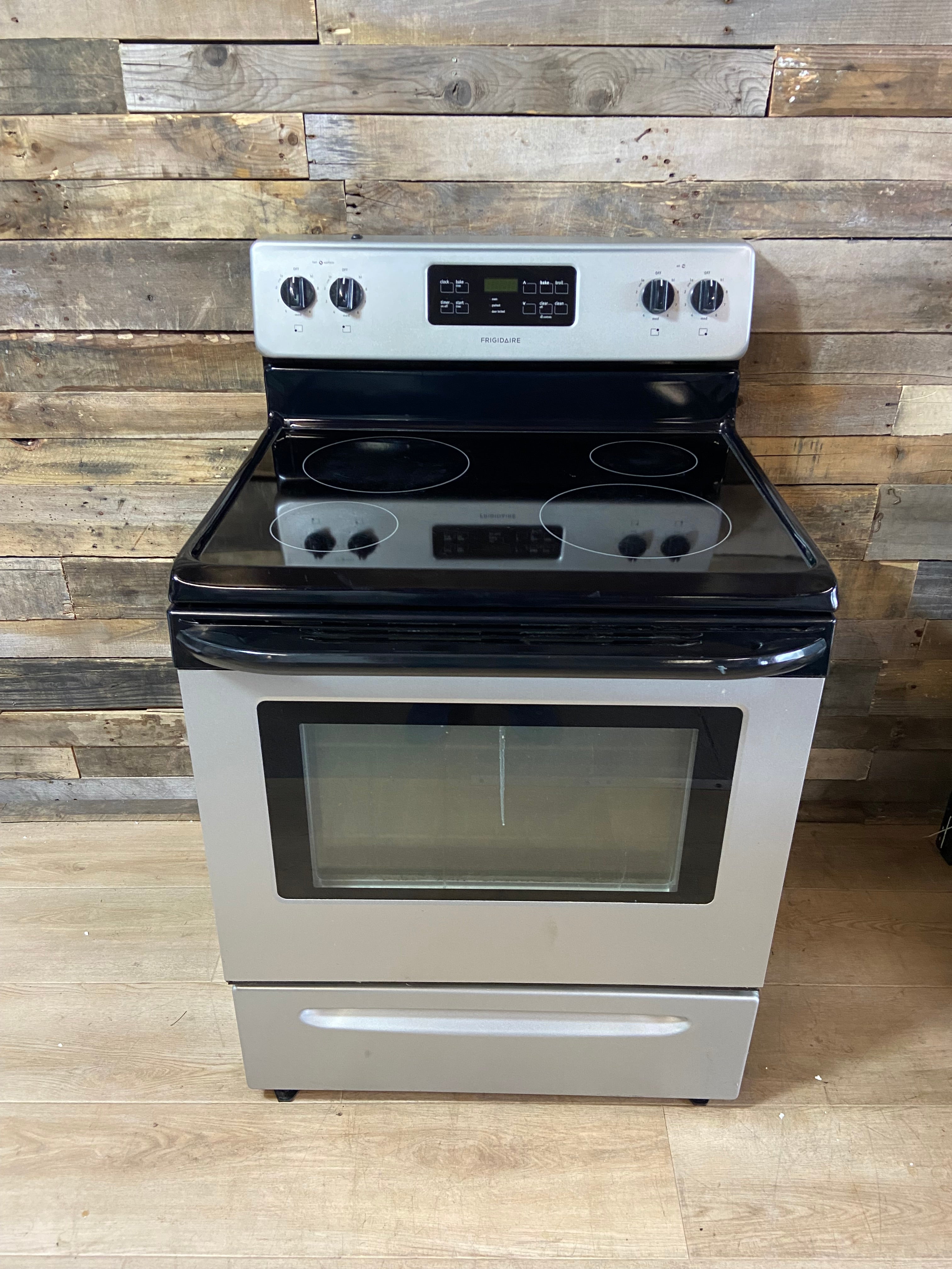 Frigidaire Stainless Steel 4 Burner Range