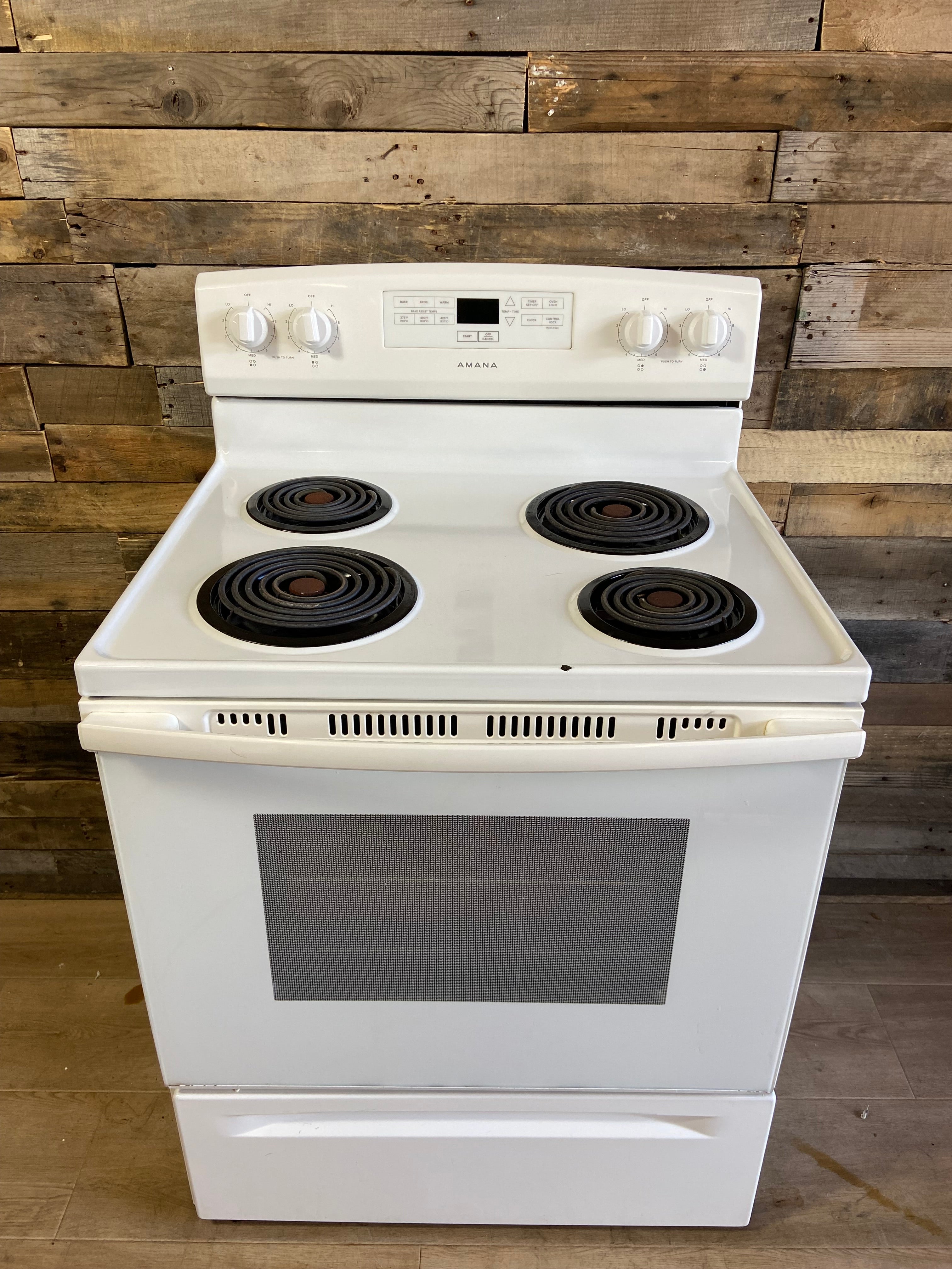 Amana White 4 Burner Coil Top Range