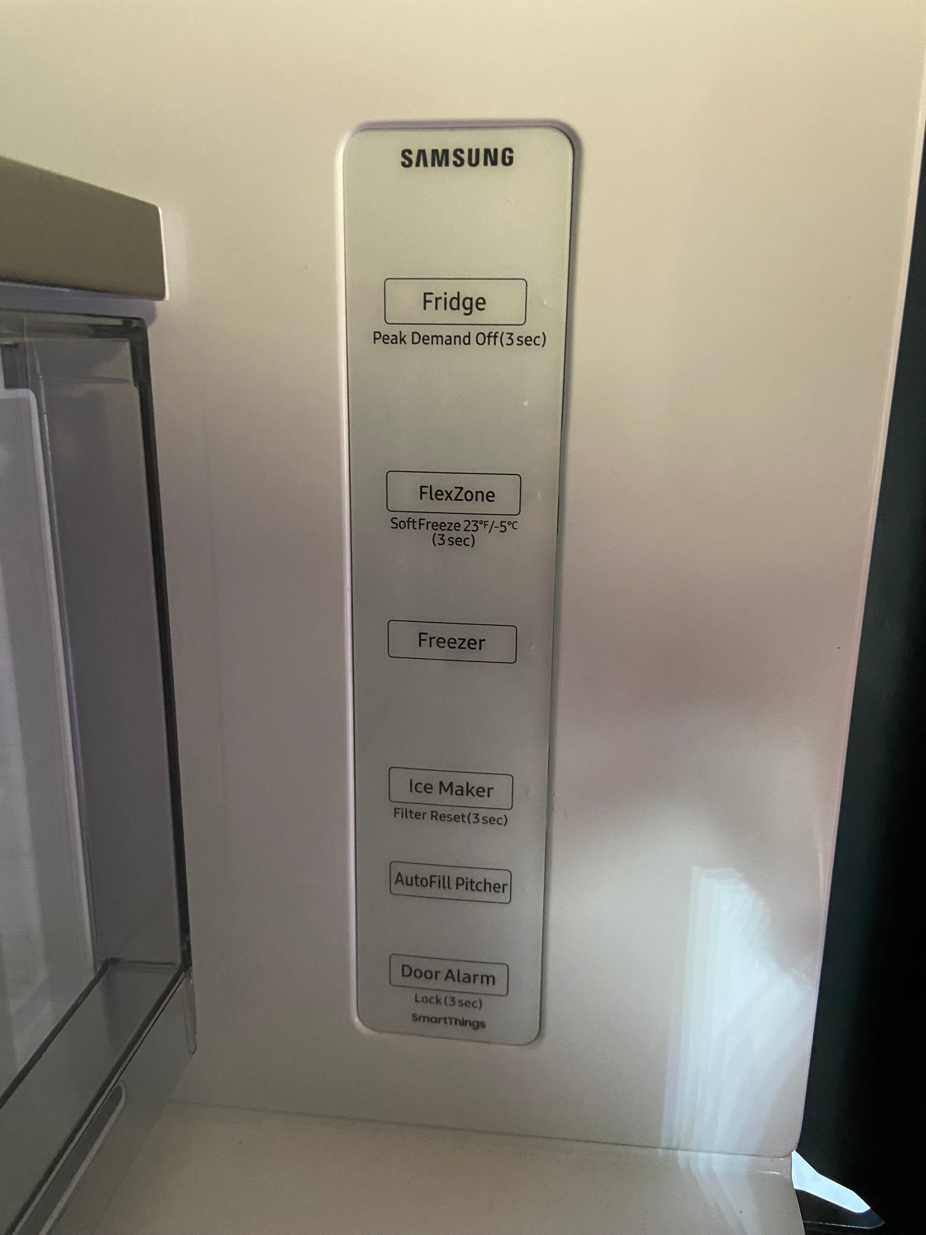 Samsung Bespoke Counter-Depth Beverage Center 23-cu ft 4 -Door 36-in Wide with Dual Ice Maker and Door within Door ( White Glass )