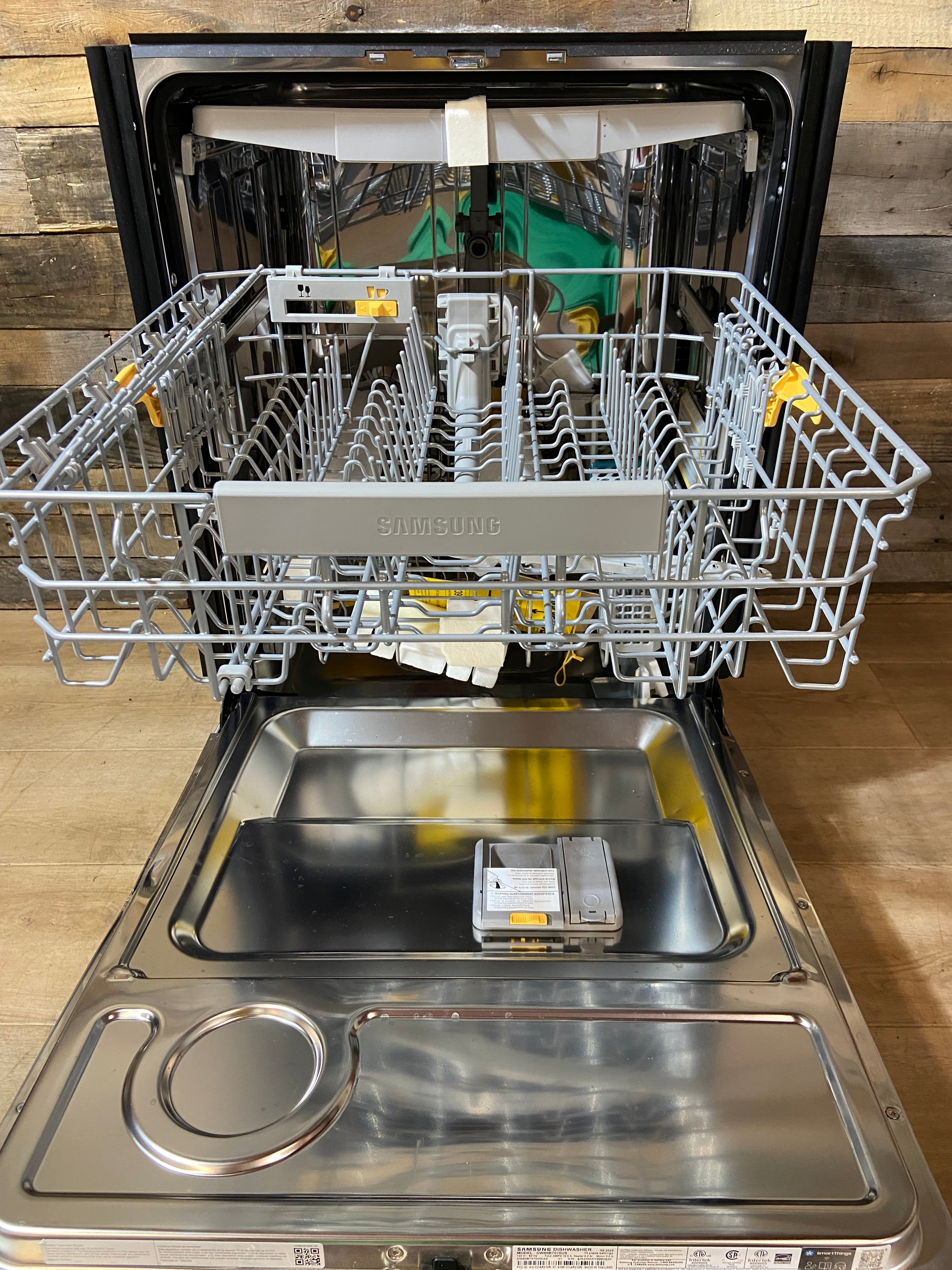 Samsung 24-in Top Control Built-in Dishwasher With Third Rack, AutoRelease Door and StormWash , 38-Decibel