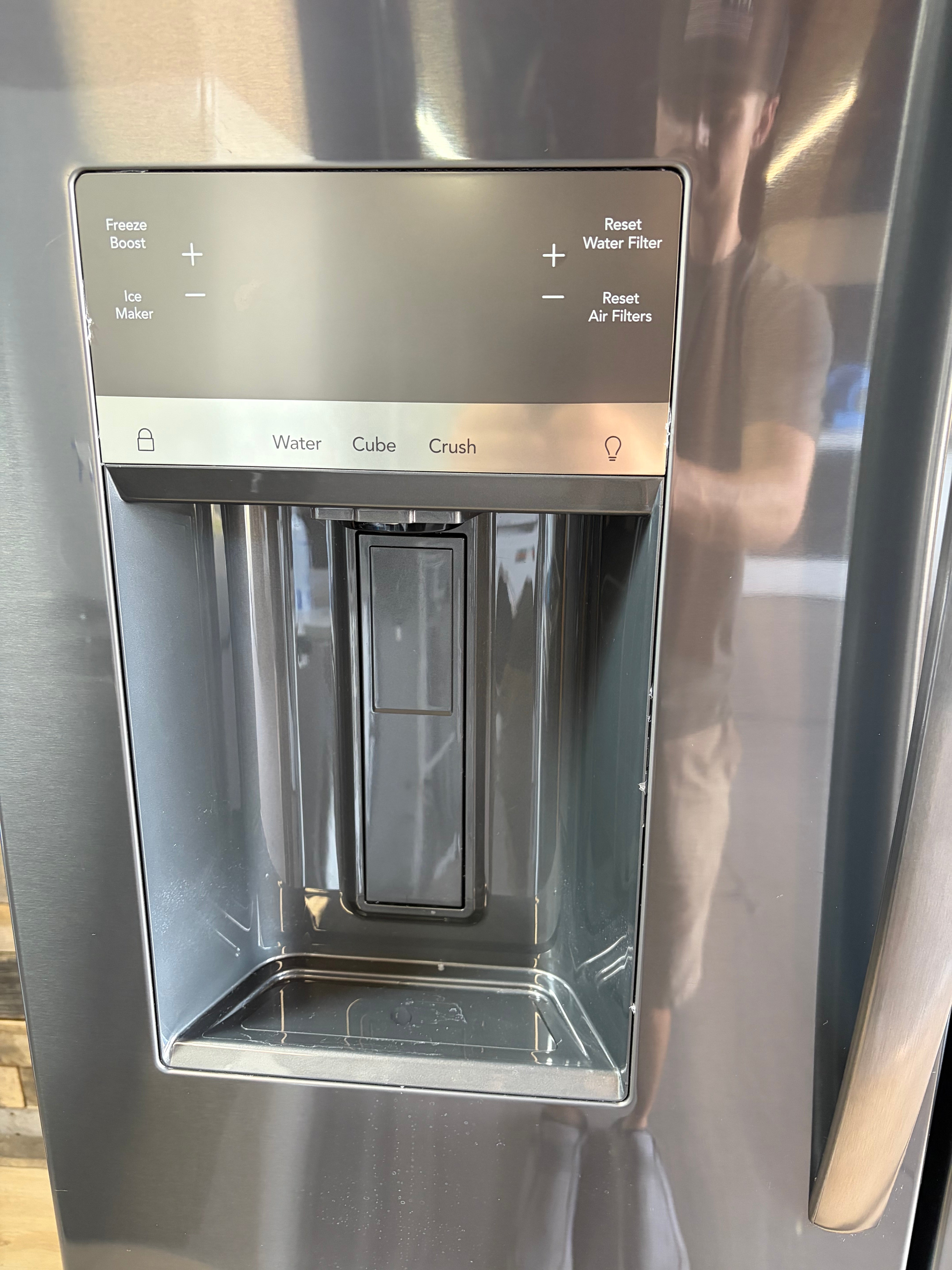 Frigidaire Standard-Depth 27.8-cu ft 36-in Wide with Ice Maker (Black Stainless Steel)