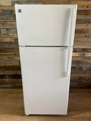 GE White Top/Bottom Refrigerator With Ice Maker