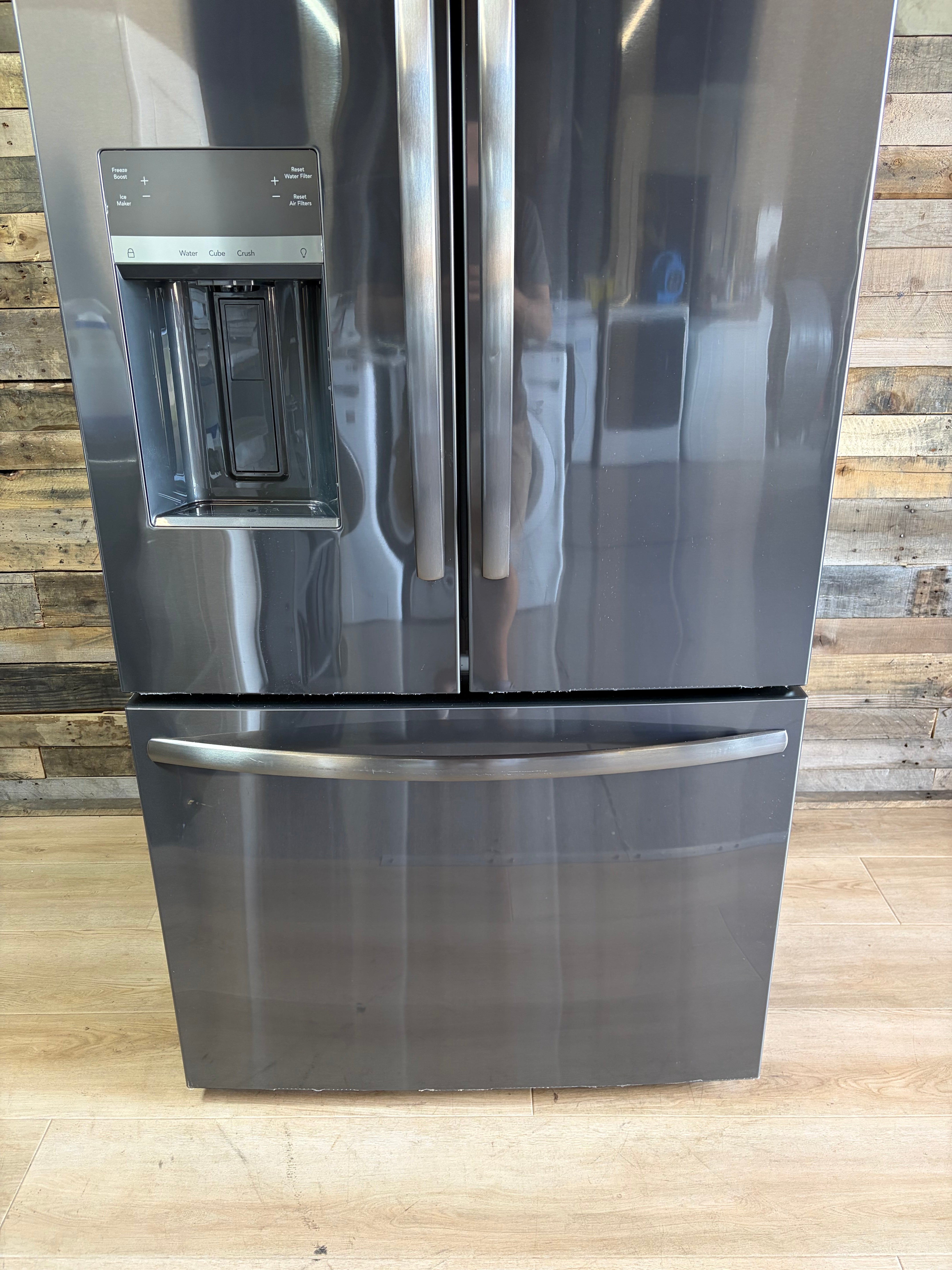 Frigidaire Standard-Depth 27.8-cu ft 36-in Wide with Ice Maker (Black Stainless Steel)