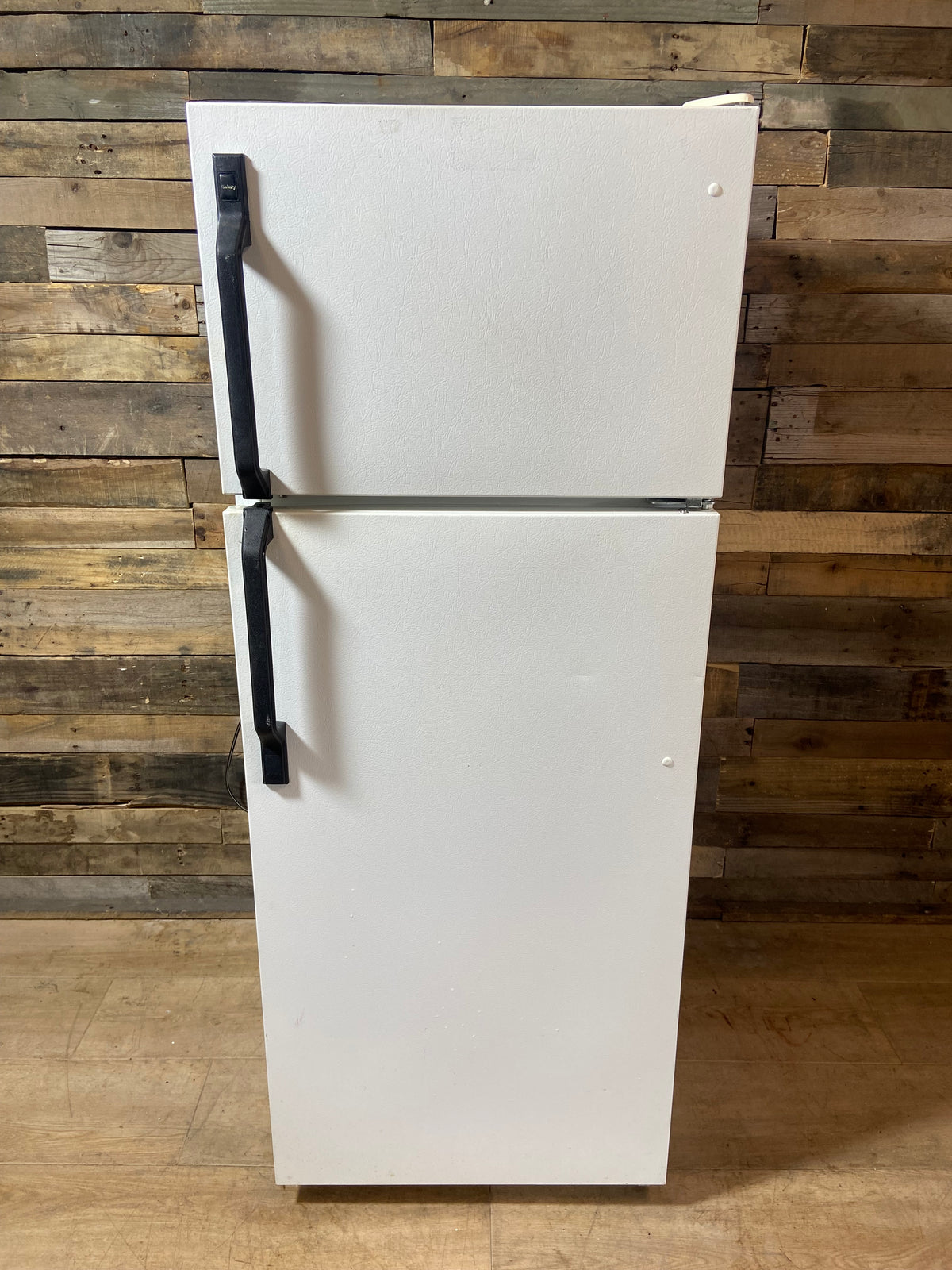 Kenmore 23.5” Wide Top/Bottom Refrigerator