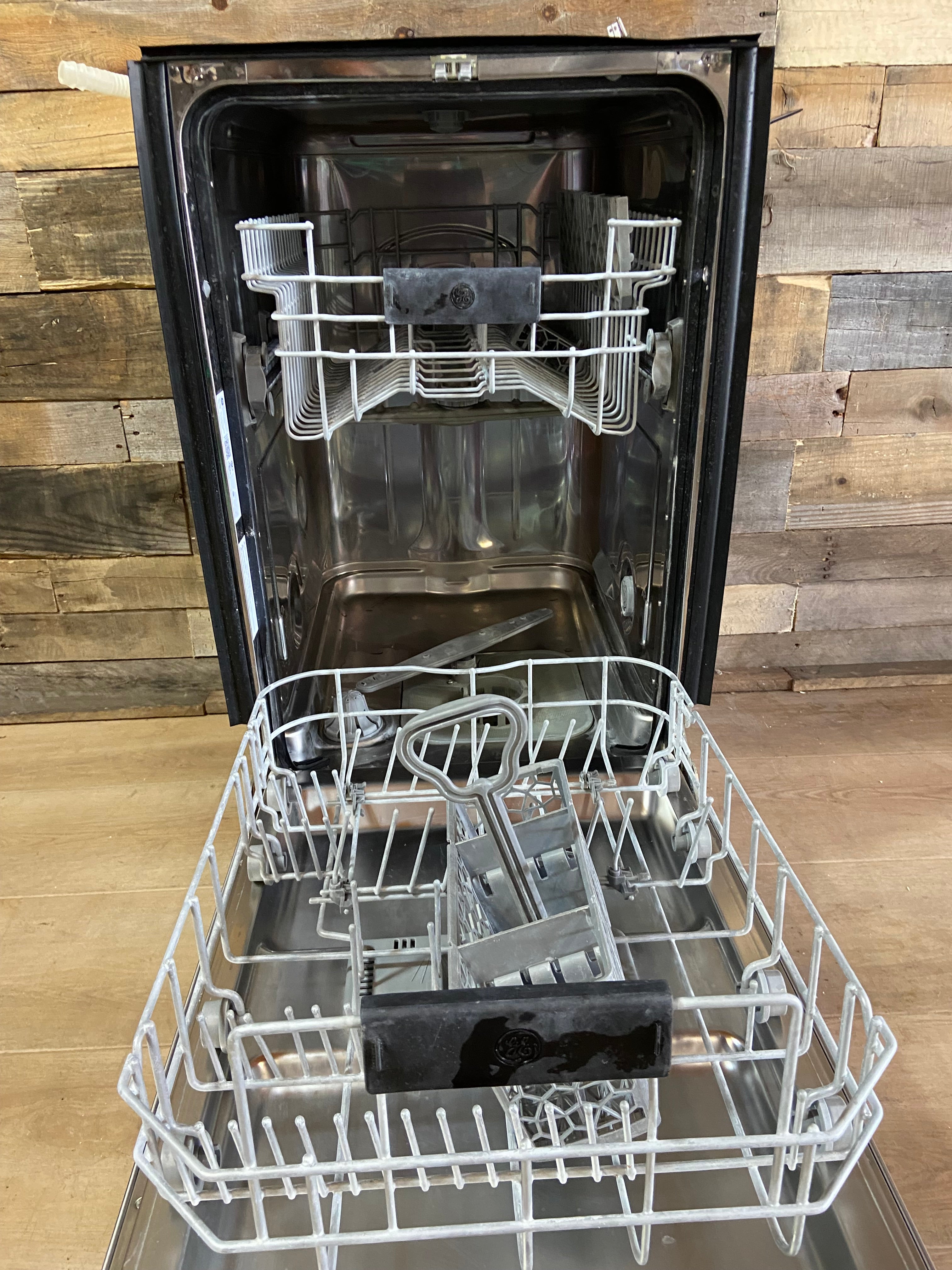 GE Profile™® 18" Stainless Steel Built In Dishwasher
