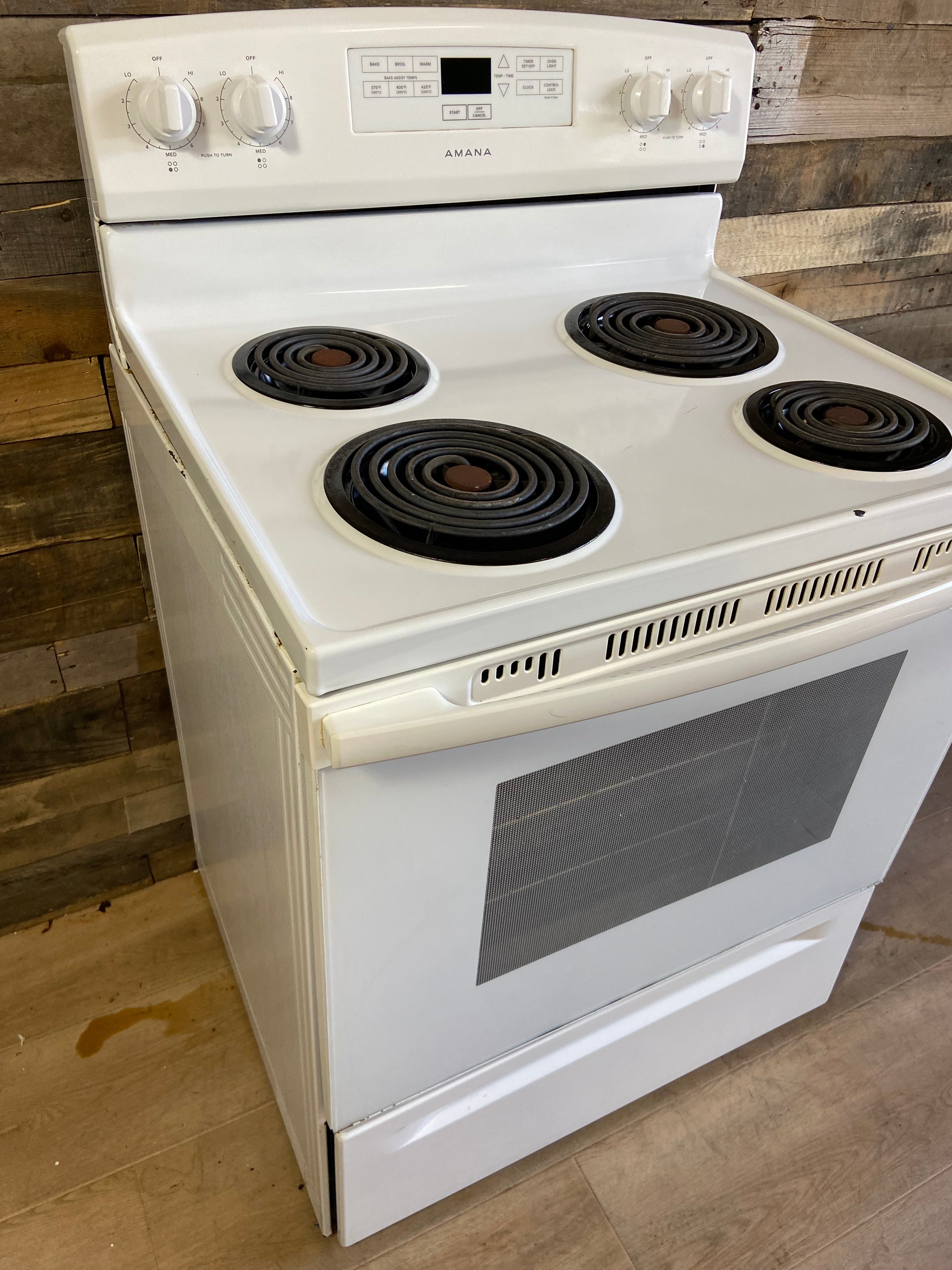 Amana White 4 Burner Coil Top Range