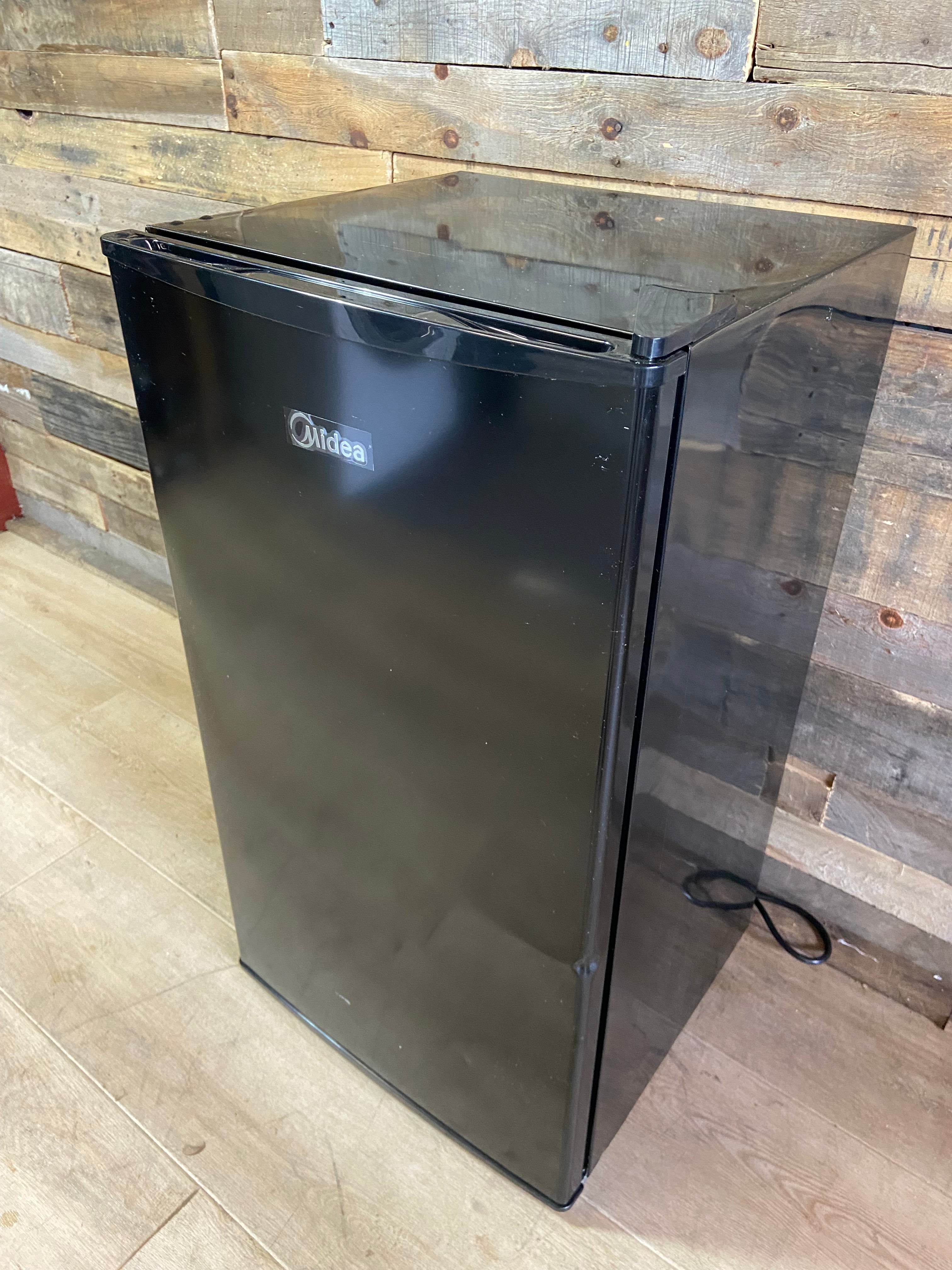 Midea Mini Refrigerator