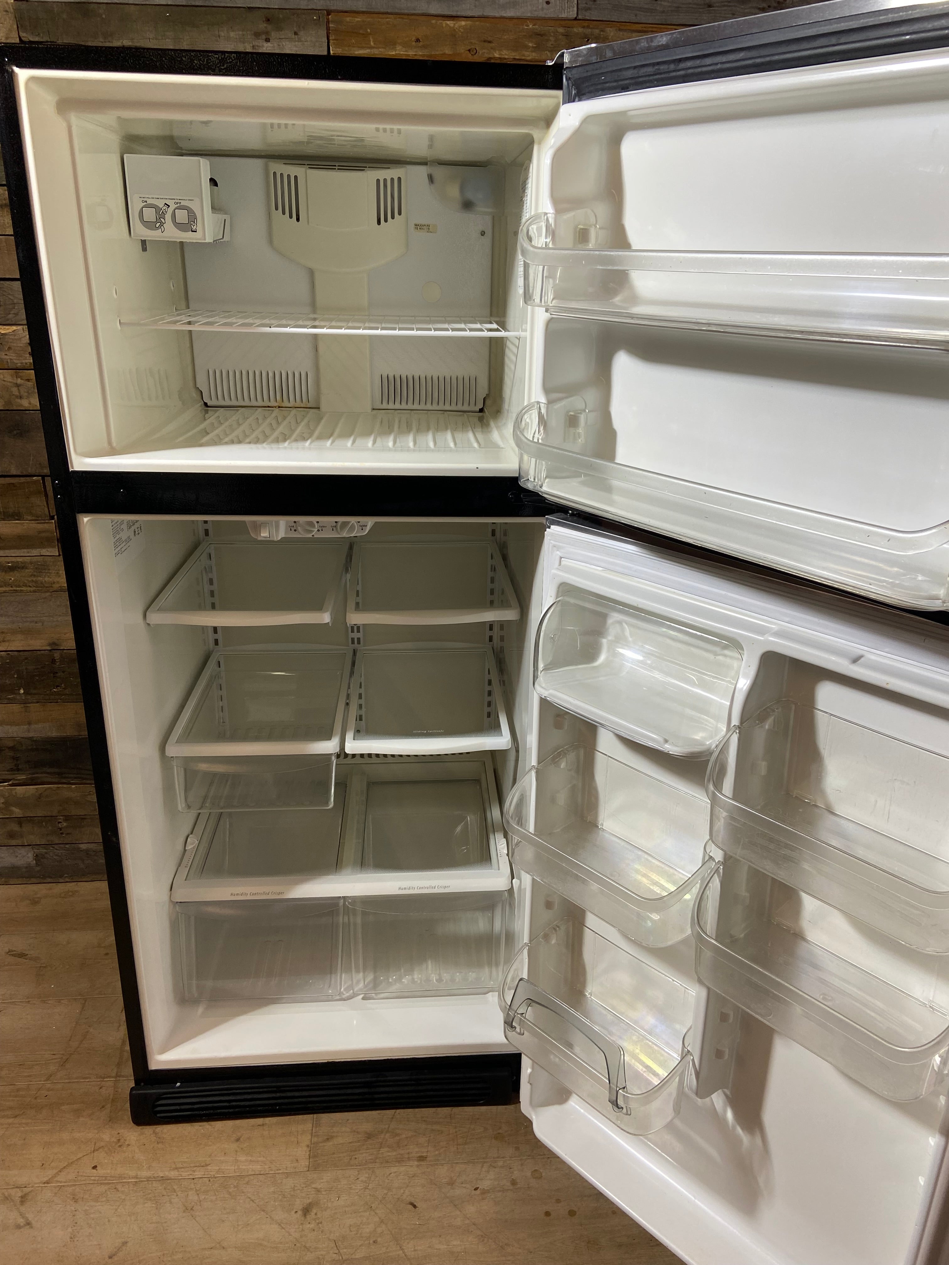 Frigidaire Top Bottom Refrigerator With Ice Maker