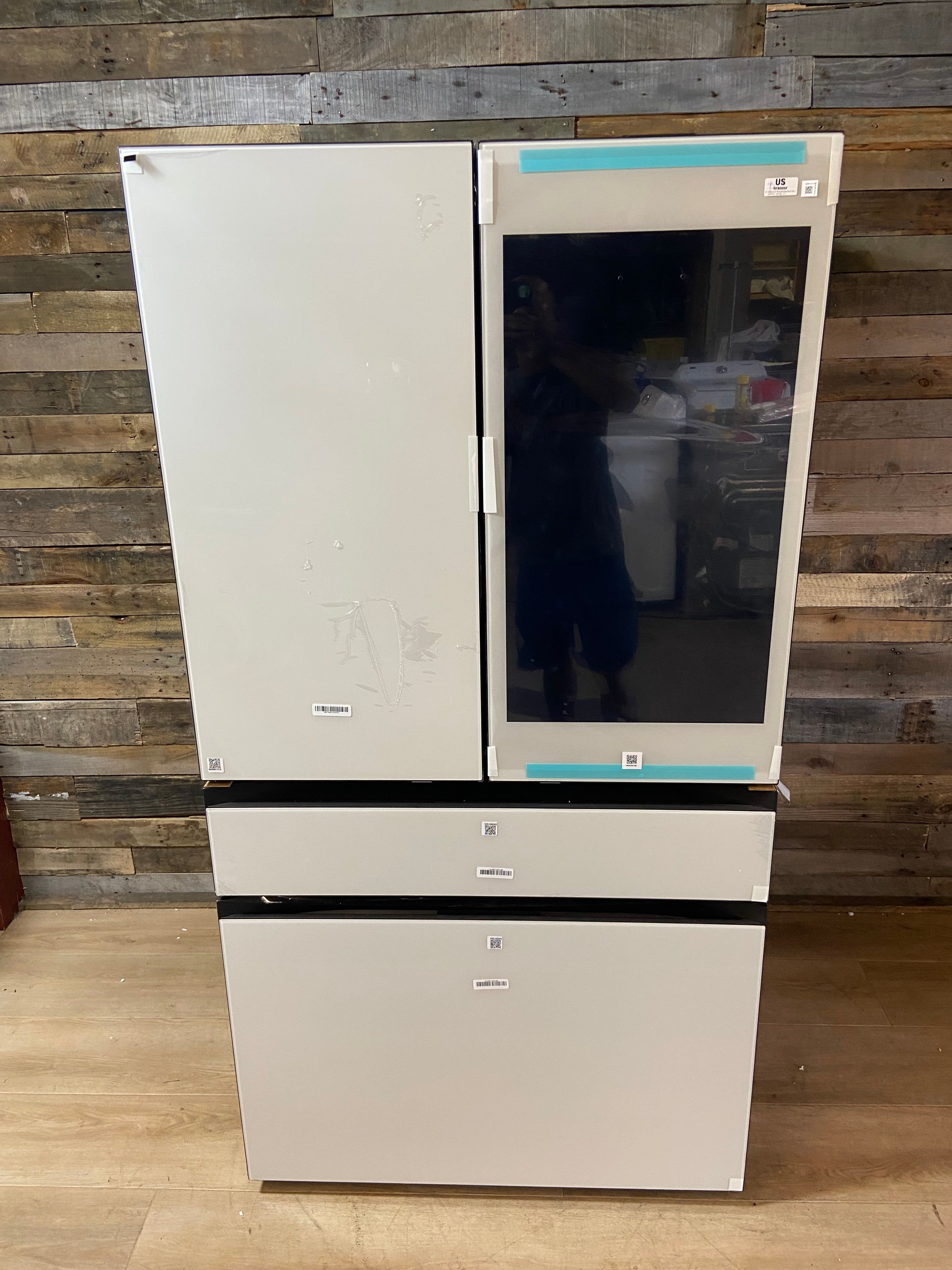 Samsung Bespoke 4-Door Flex French Door Refrigerator with Family Hub, Beverage Center & Dual Ice Maker – White Glass