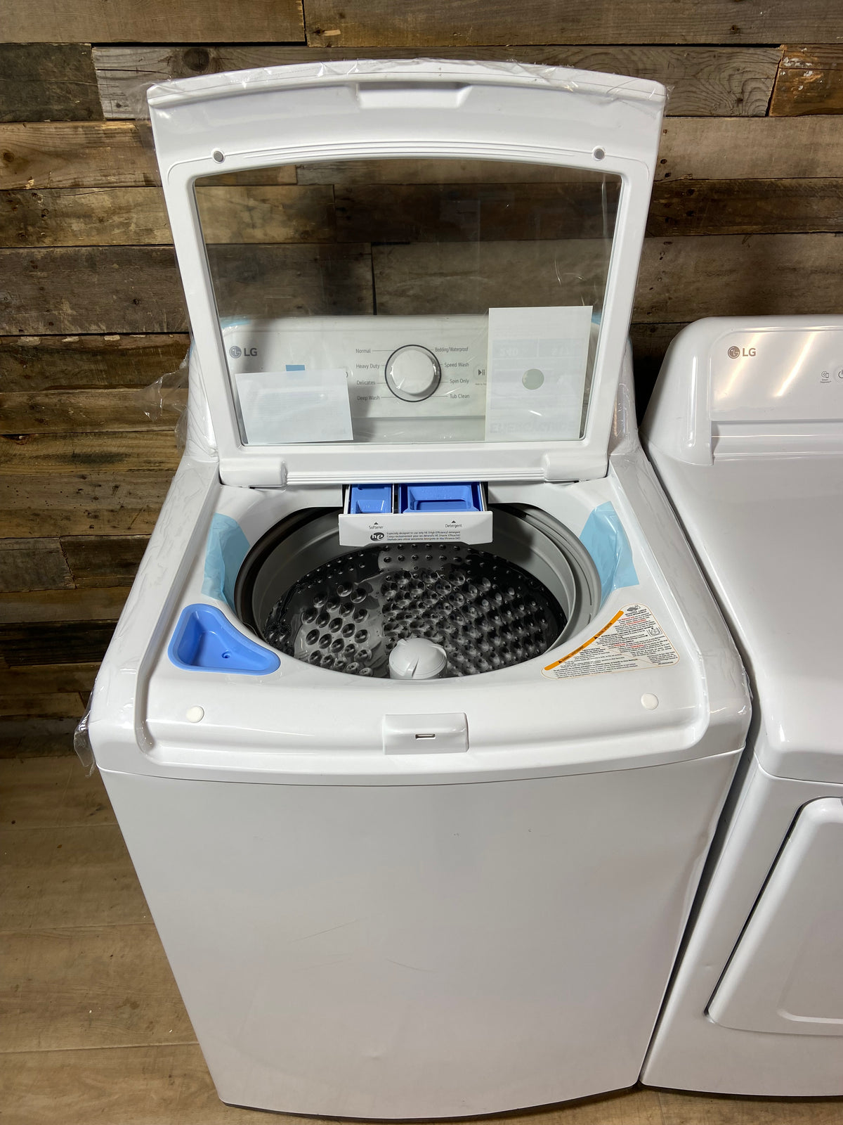 LG Agitator Medium 4.1-cu ft Top-Load Washer and Dryer Set