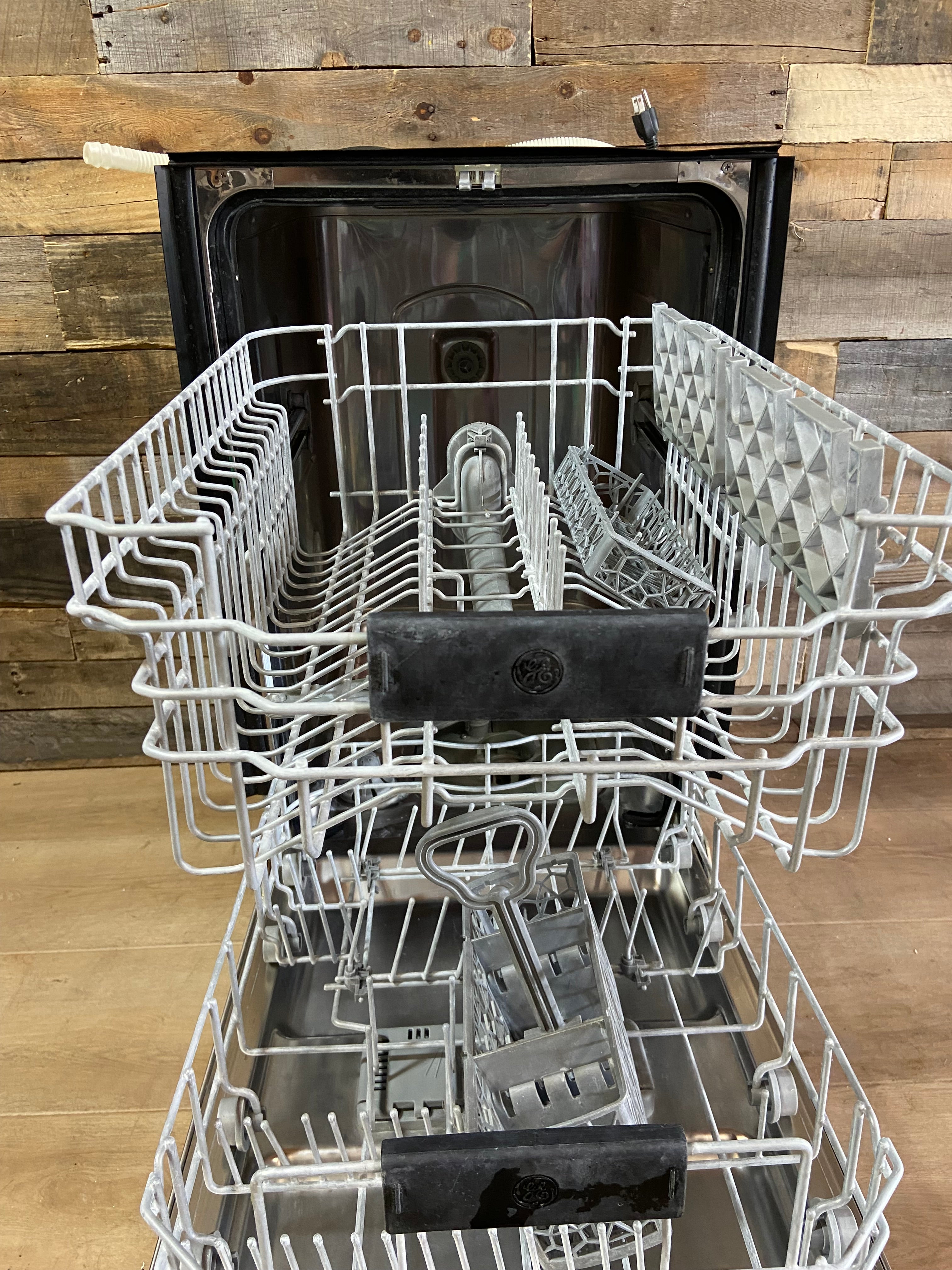 GE Profile™® 18" Stainless Steel Built In Dishwasher