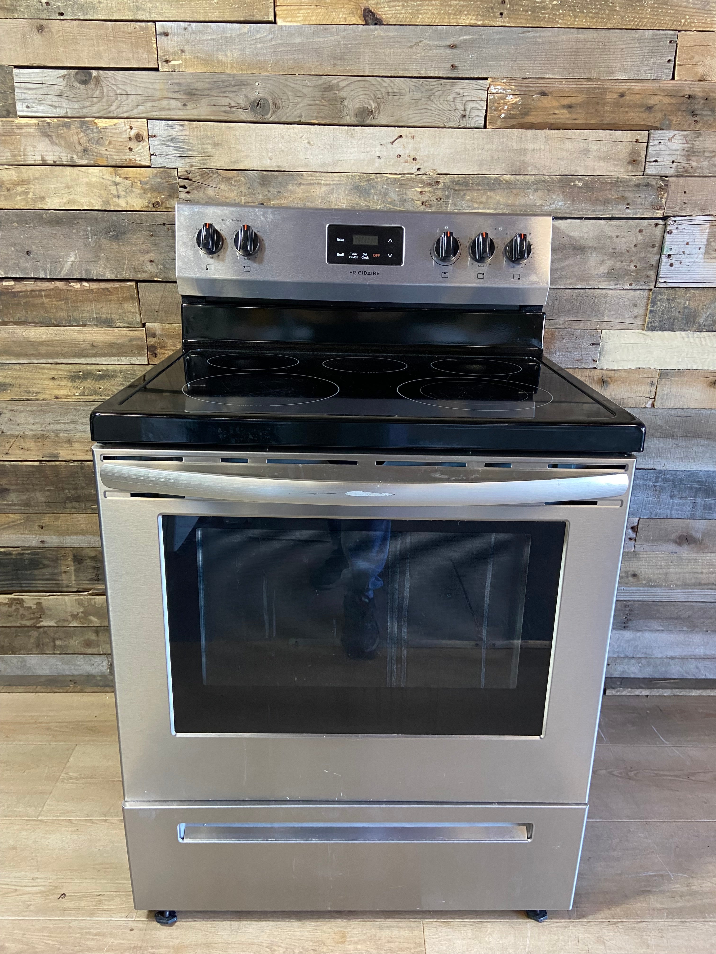 Frigidaire Stainless 5 Burner Range
