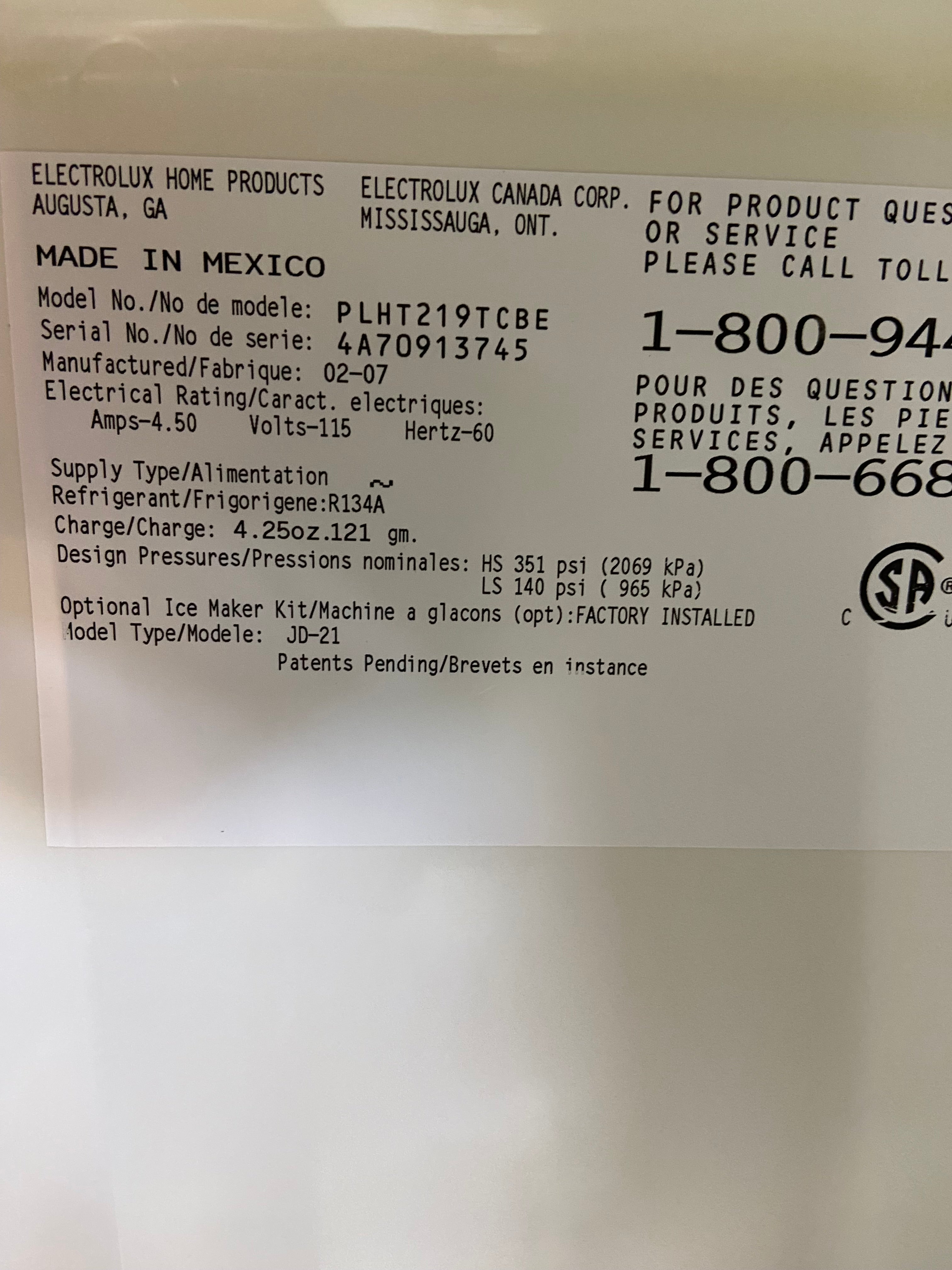 Frigidaire Top Bottom Refrigerator With Ice Maker