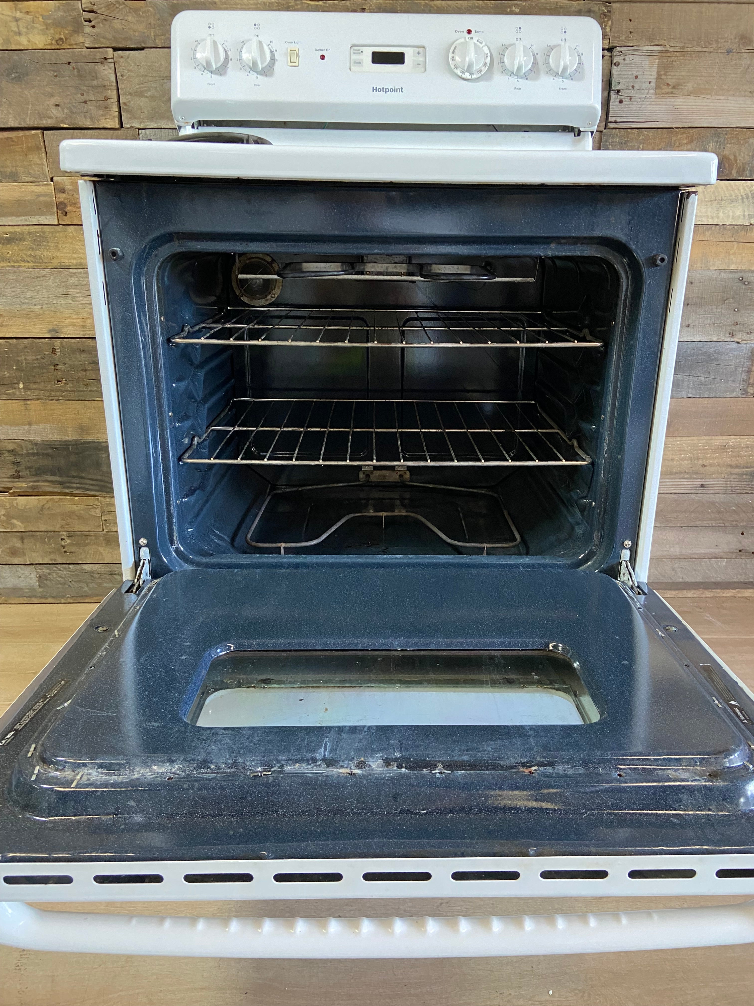 White Digital Hotpoint 4 Burner Coil Top Range