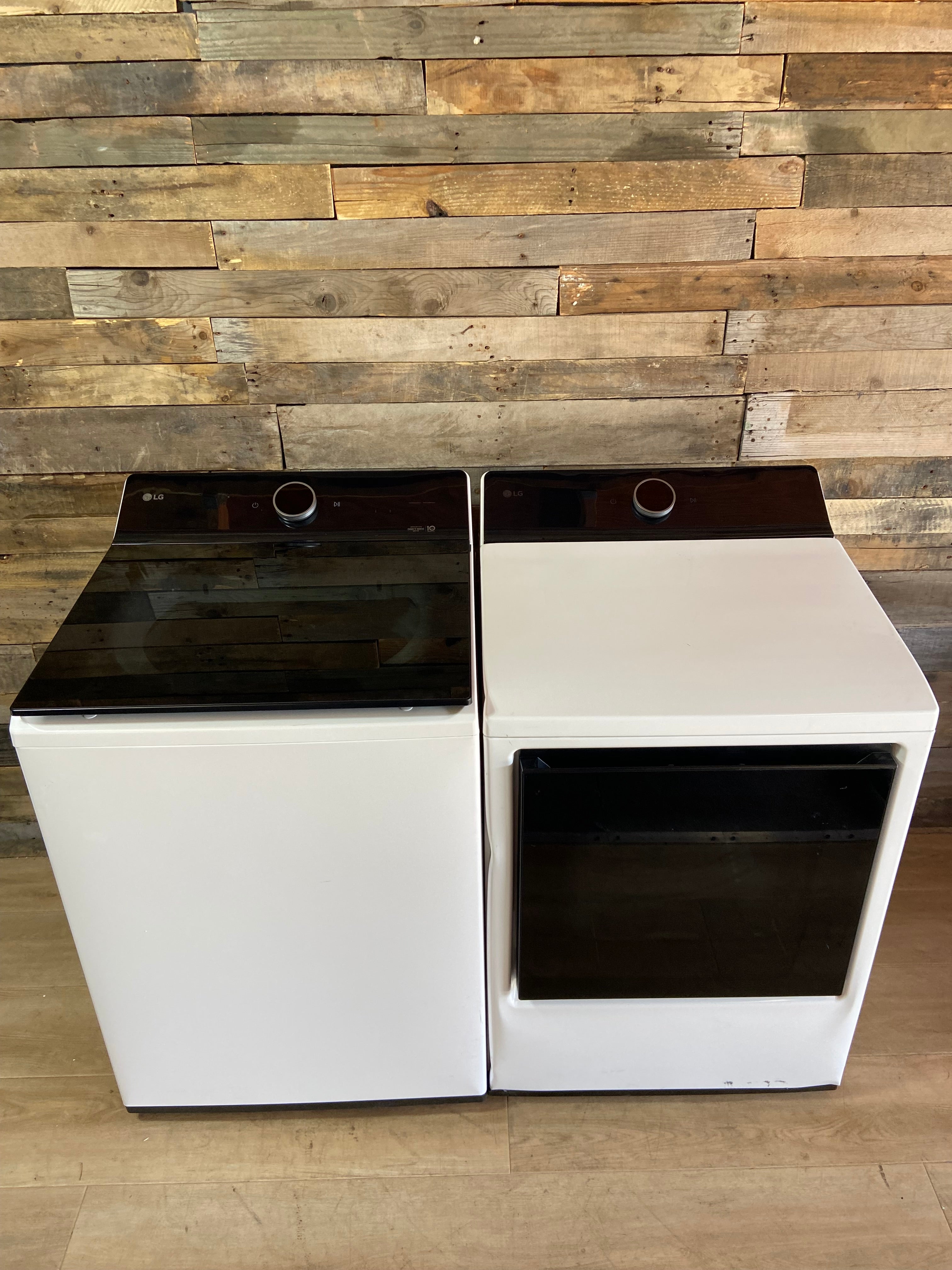 LG WashTower White Smart Laundry Center with ThinQ – 4.5 Cu. Ft. Washer & 7.4 Cu. Ft. Dryer