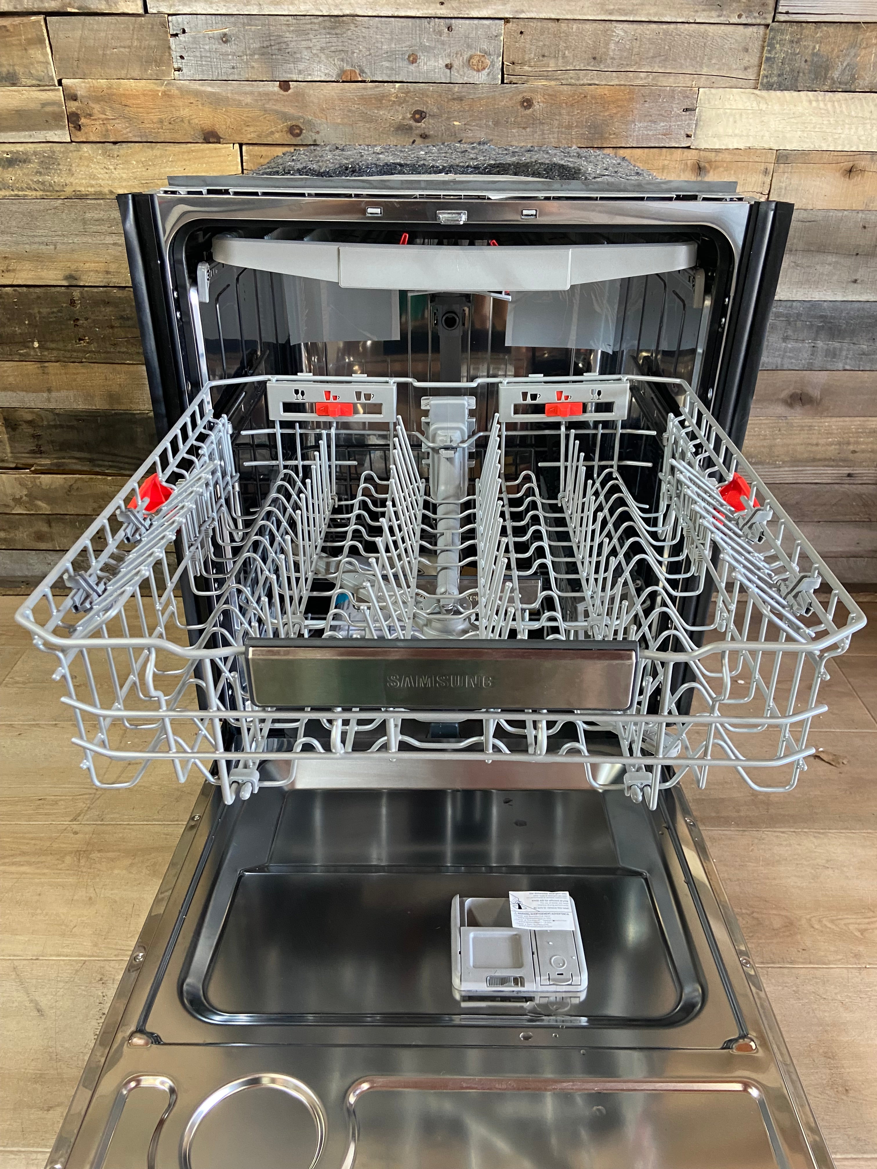 Samsung 24" Fingerprint Resistant Black Stainless Steel Top Control Built In Dishwasher