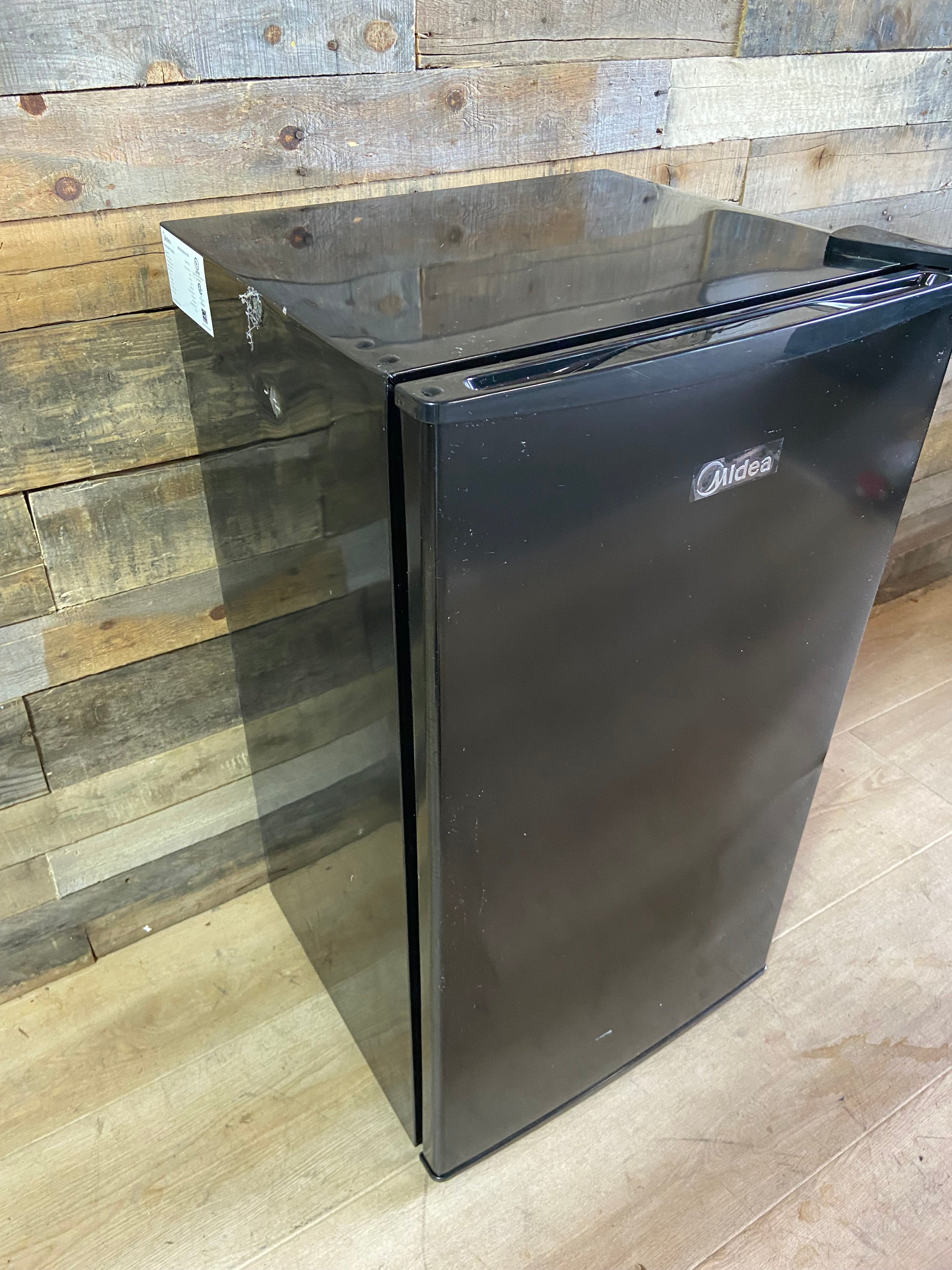 Midea Mini Refrigerator