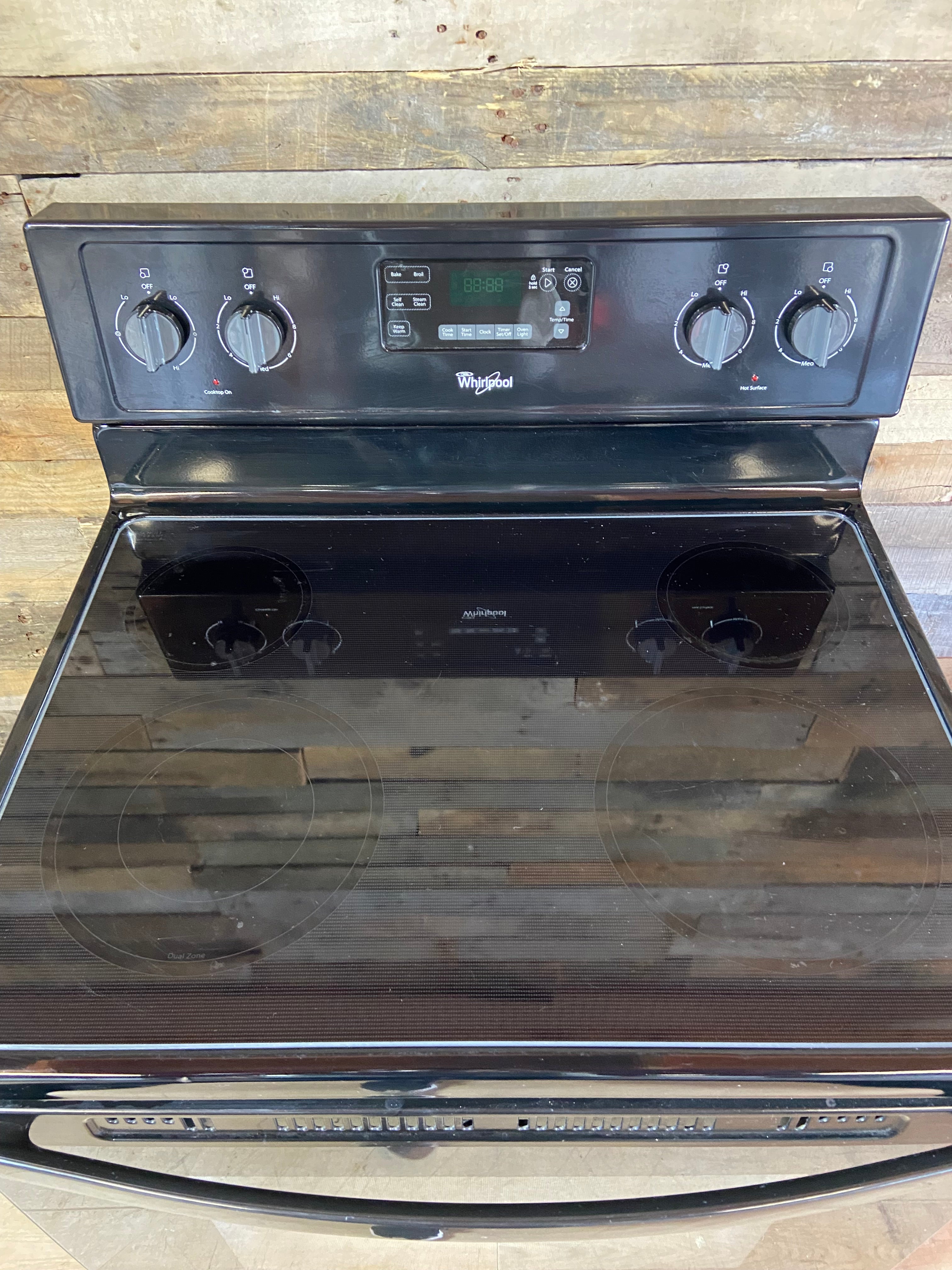 Whirlpool Black Glass Top 4 Burner Range