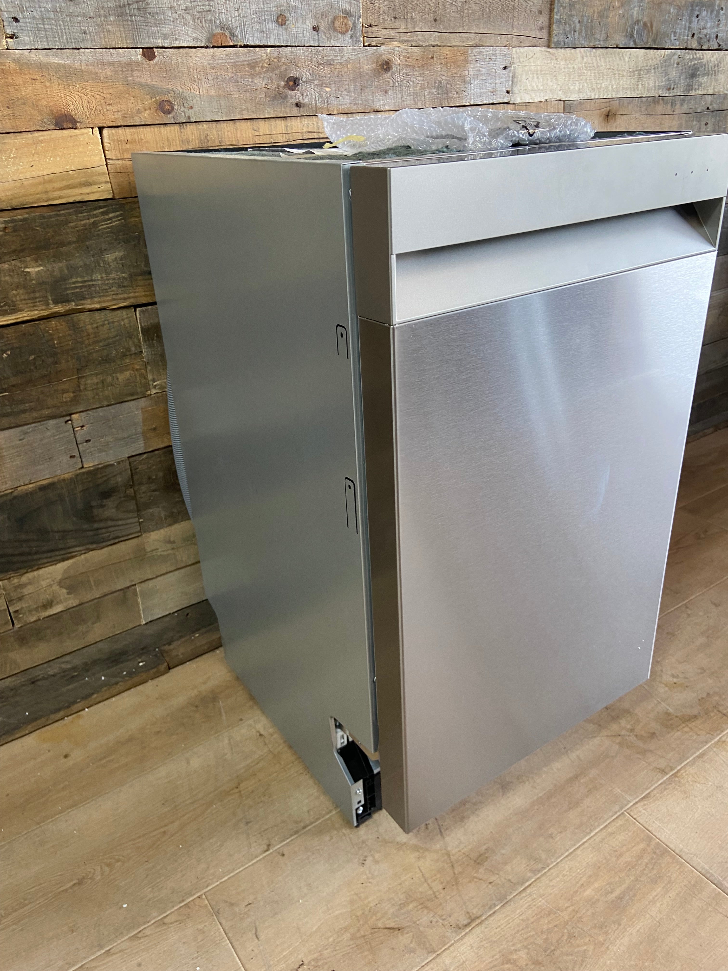 Samsung 18 in. Top Control Built-In Tall Tub Dishwasher