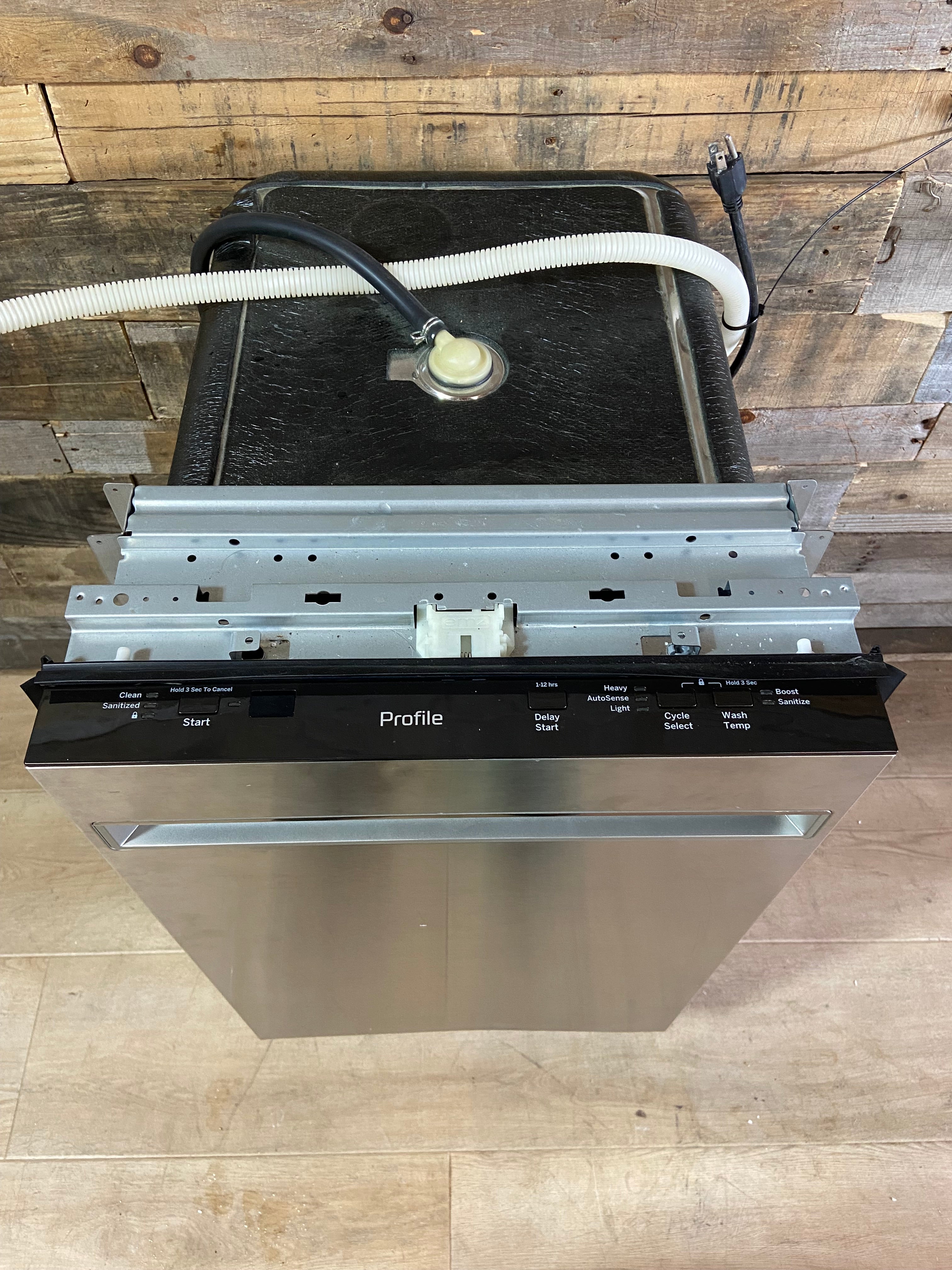 GE Profile™® 18" Stainless Steel Built In Dishwasher