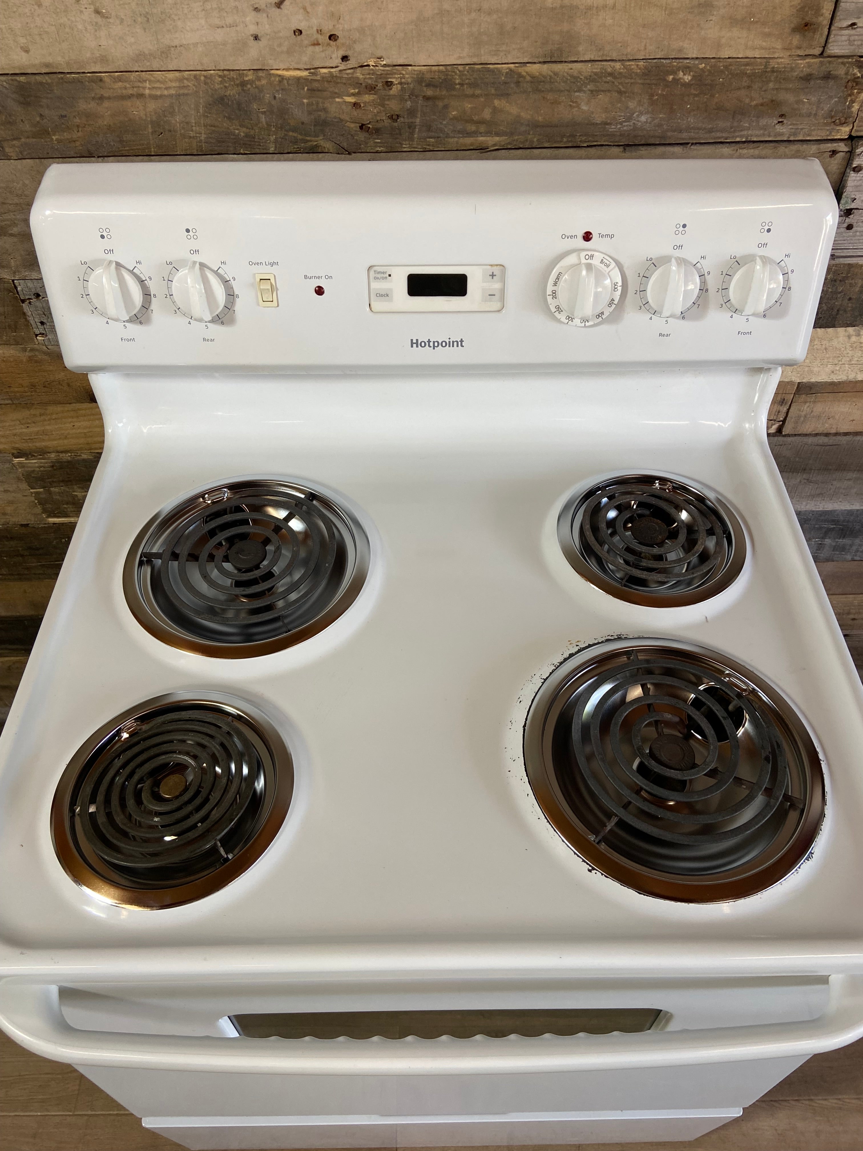 White Digital Hotpoint 4 Burner Coil Top Range