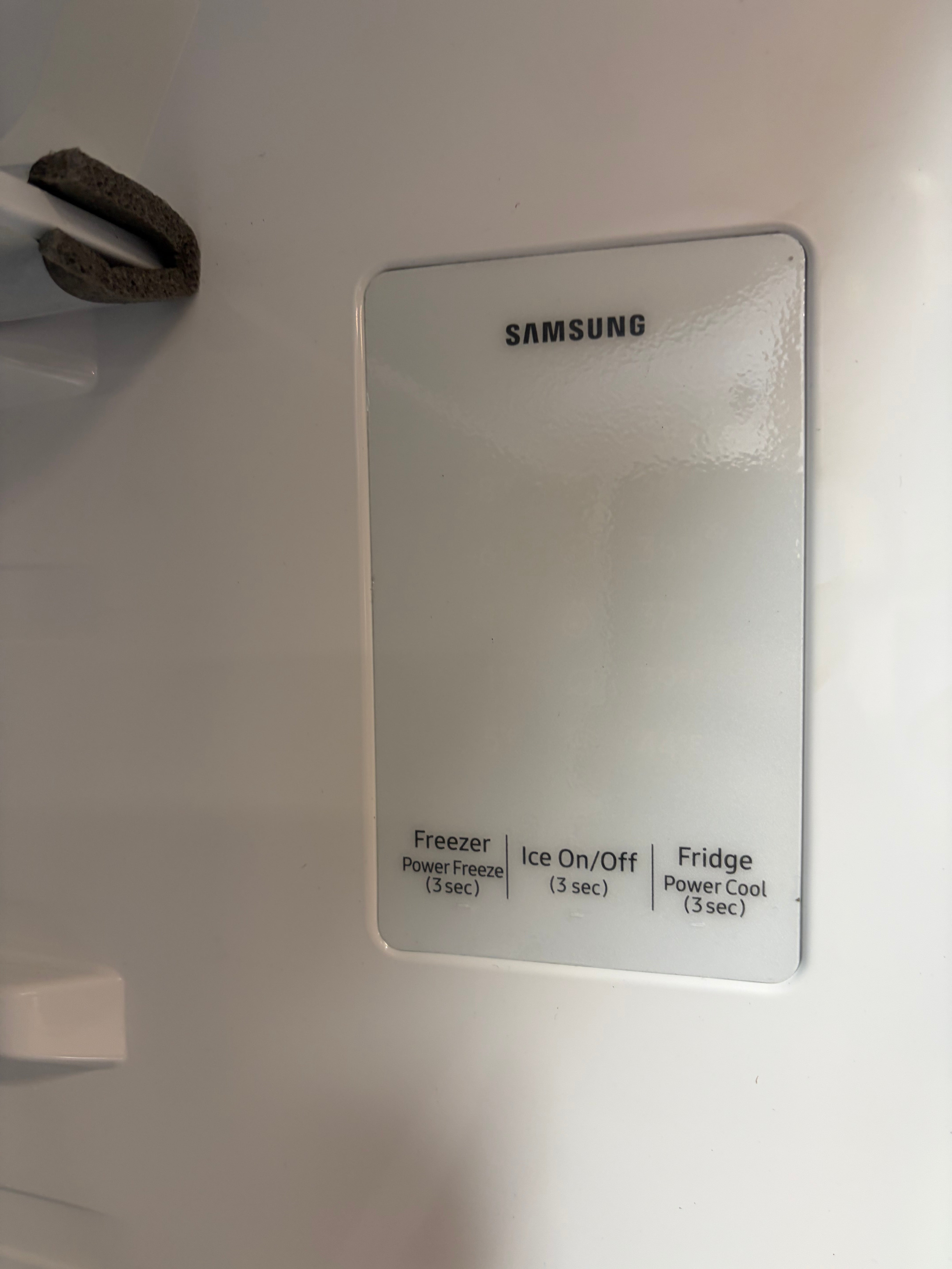 Samsung 18-Cu. Ft. Top Freezer Refrigerator with Ice Maker