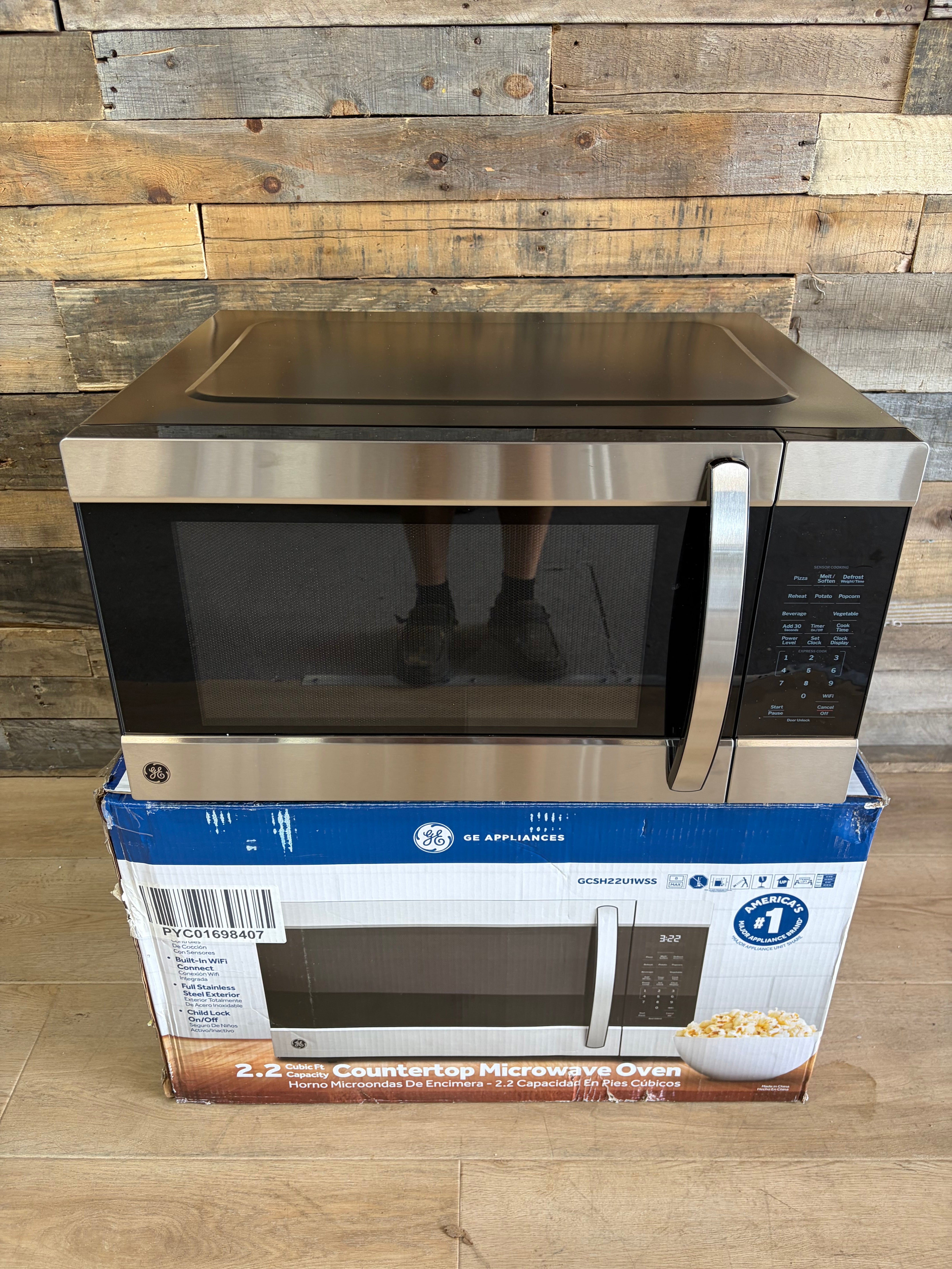 GE® 2.2 Cu. Ft. Capacity Countertop Microwave Oven