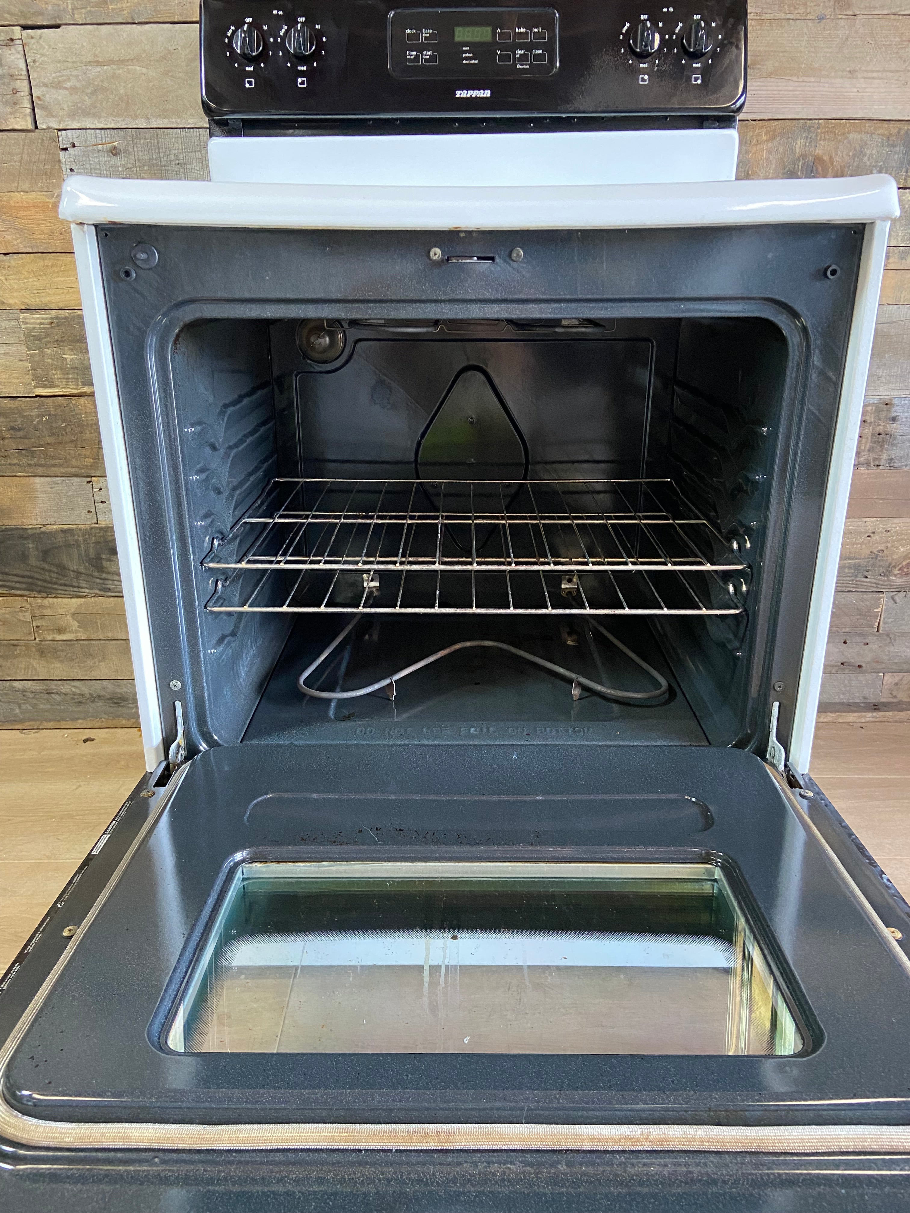 Tappan White & Black 4 Burner Coil Top Range