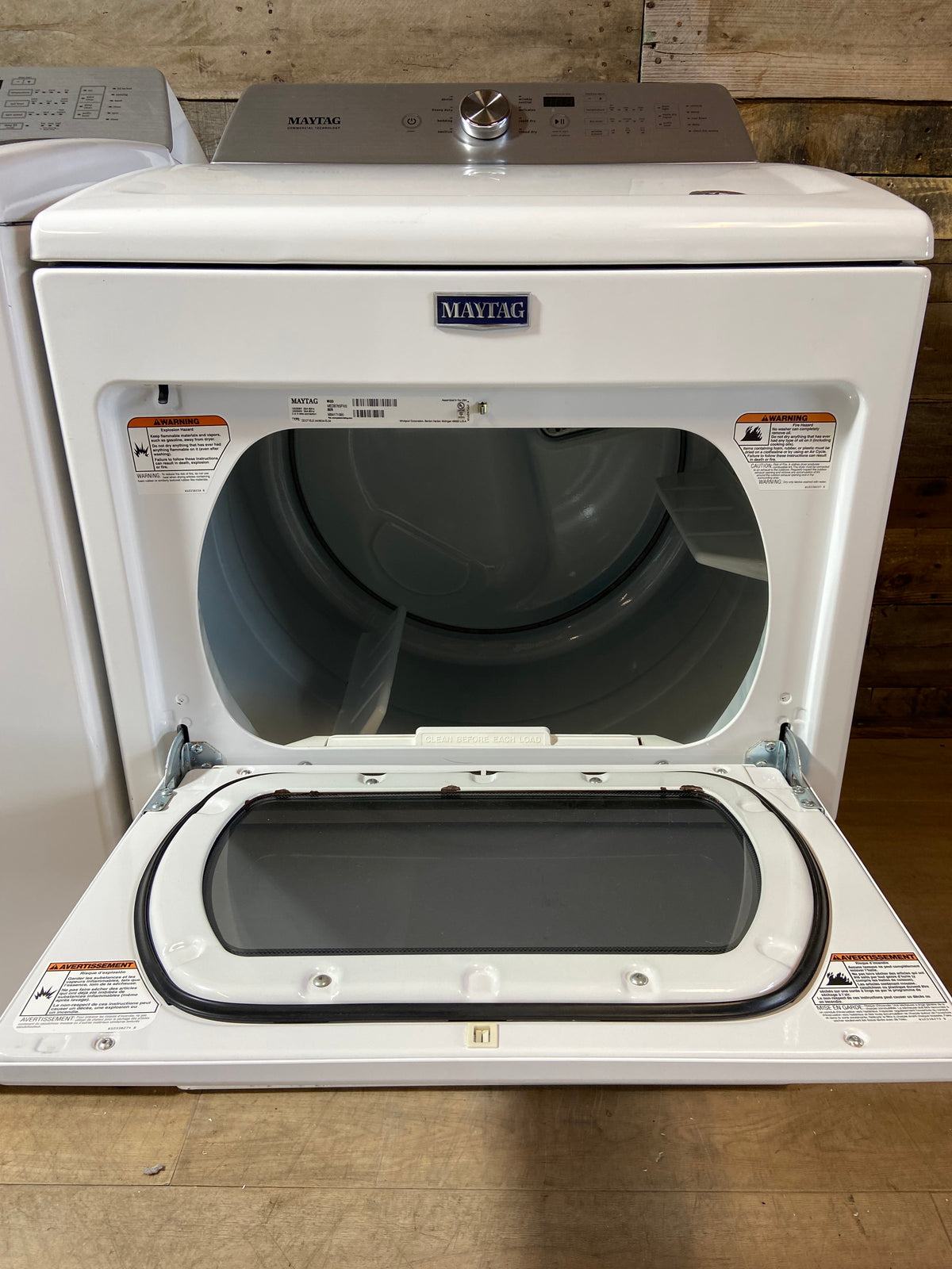 Maytag Large Capacity Glass Lid Washer & Dryer Set