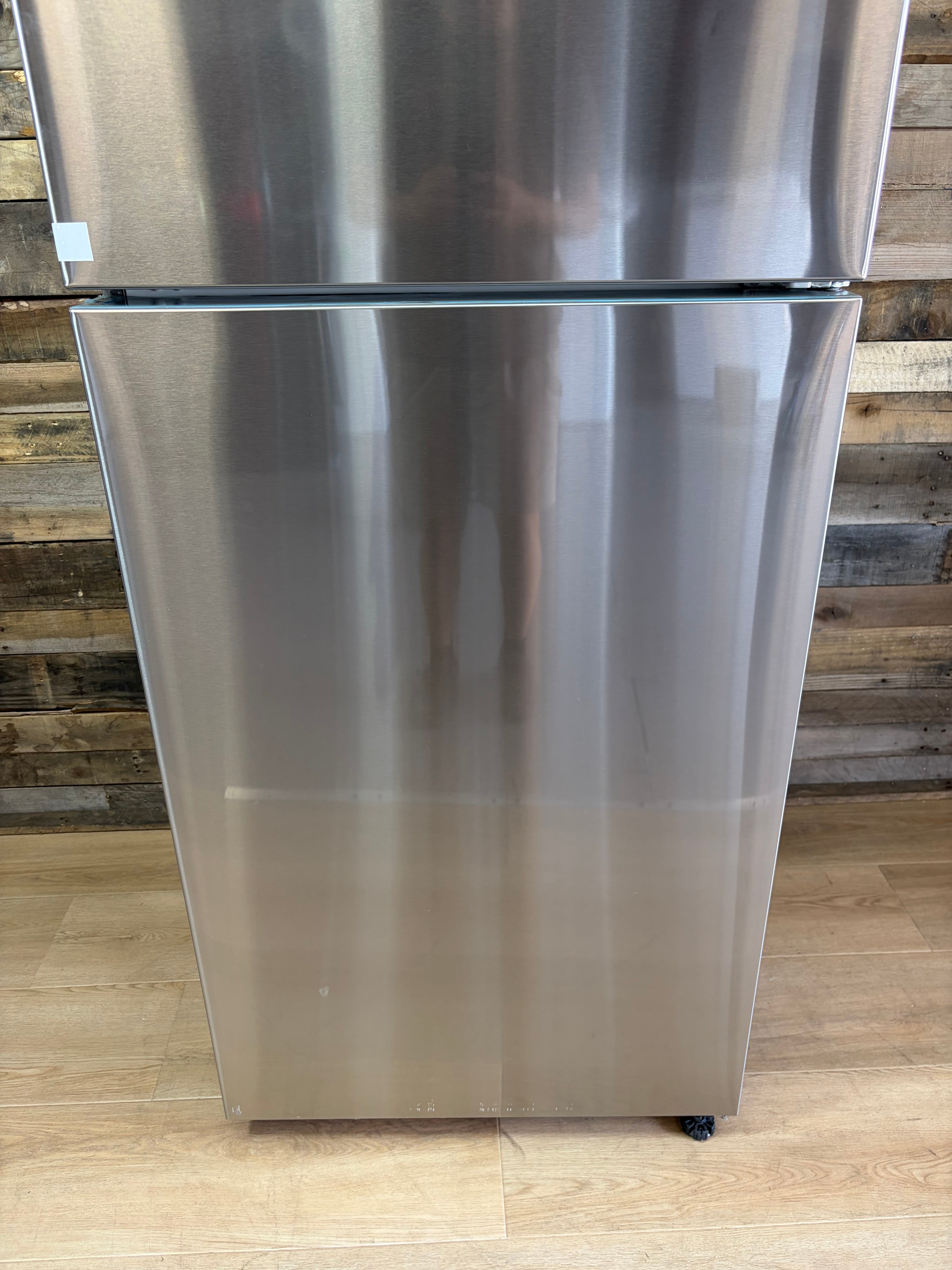 Samsung 15.6-Cu. Ft. Top Freezer Refrigerator with All-Around Cooling