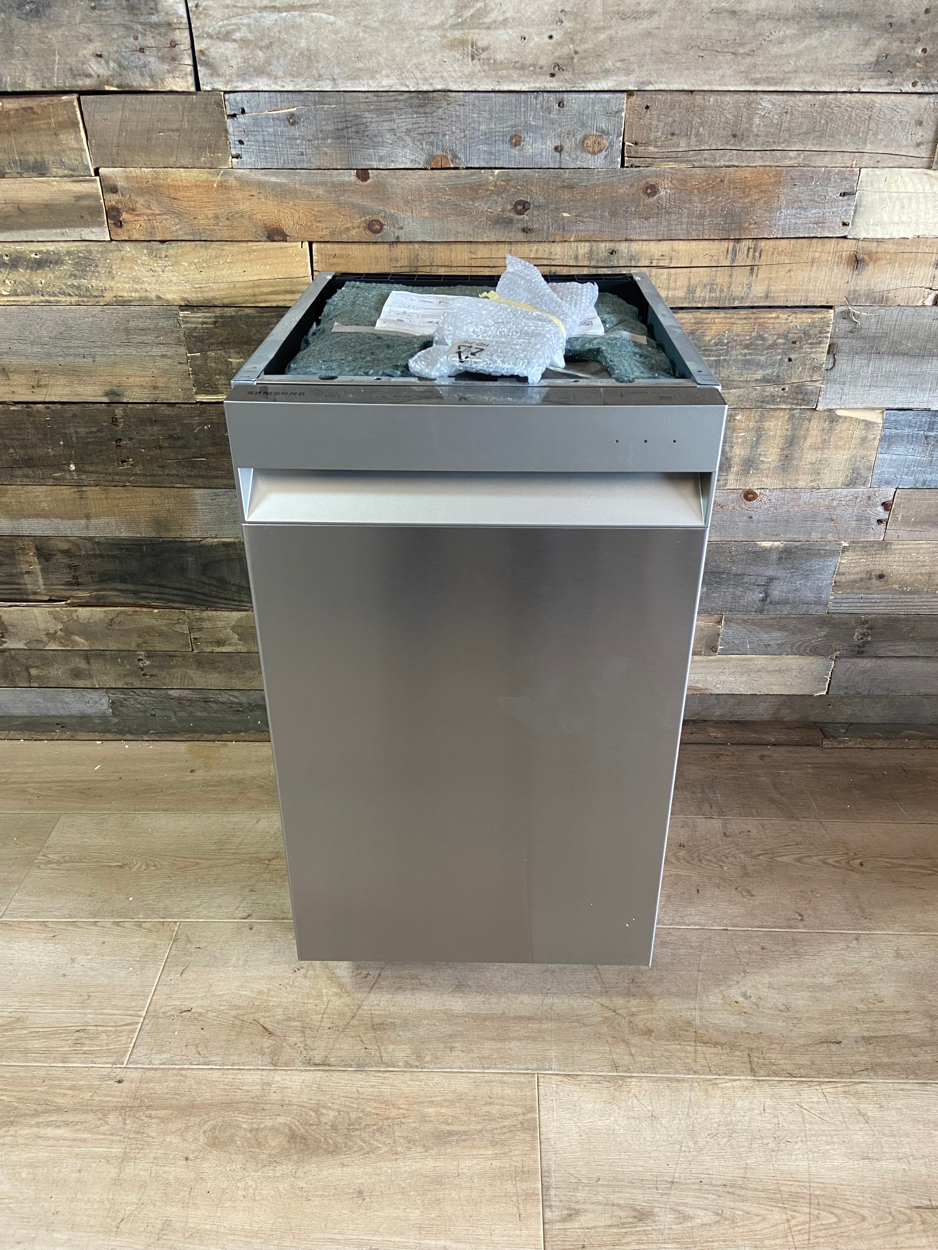 Samsung 18 in. Top Control Built-In Tall Tub Dishwasher