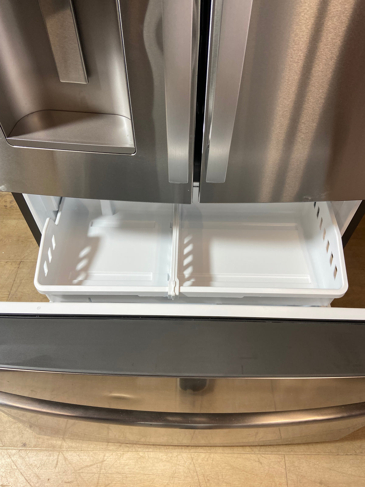 GE Counter-Depth 20.6-cu ft 3 -Door 36-in Wide French Door Refrigerator with Ice Maker