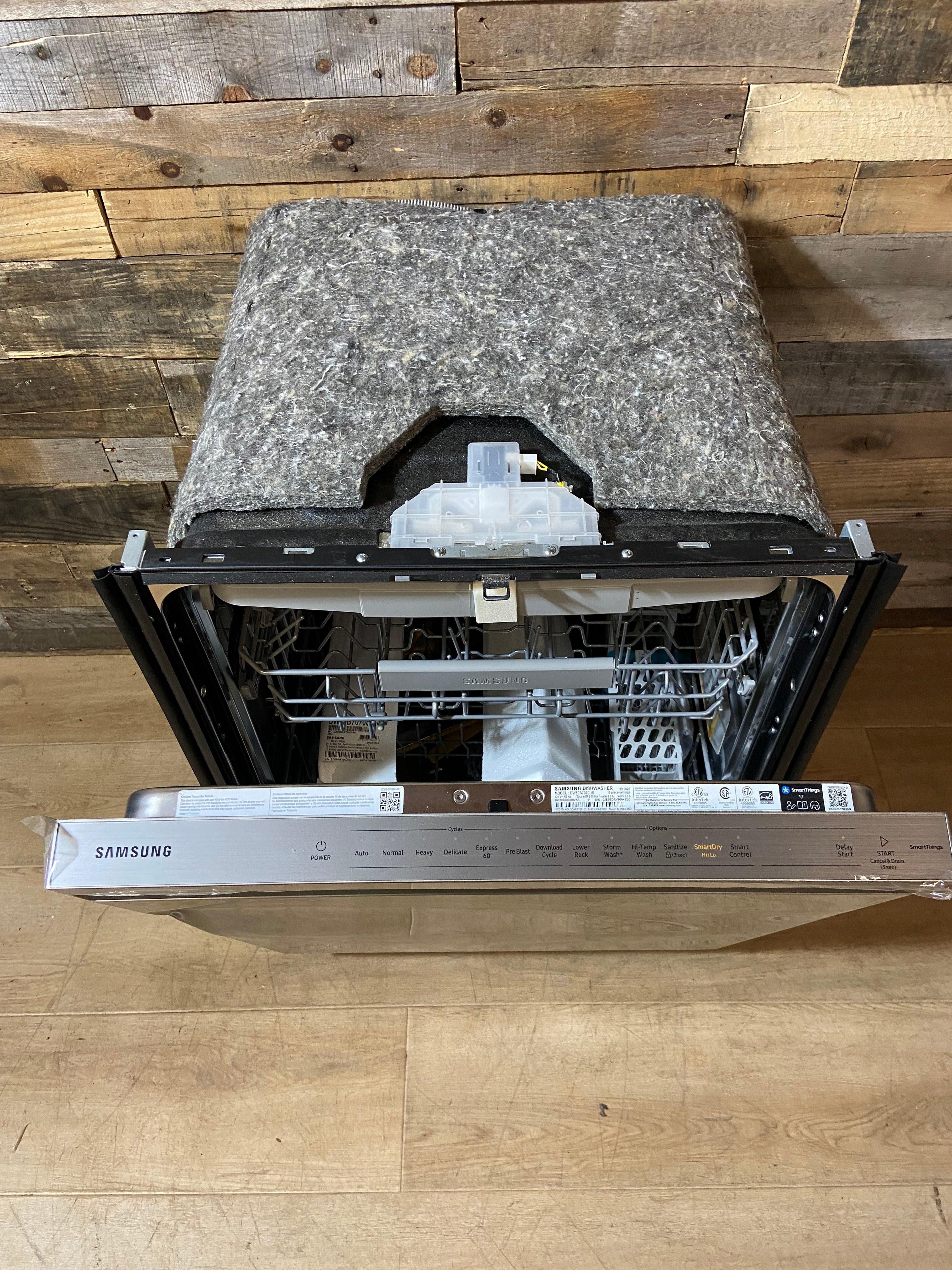 Samsung 24-in Top Control Built-in Dishwasher With Third Rack, AutoRelease Door and StormWash , 38-Decibel