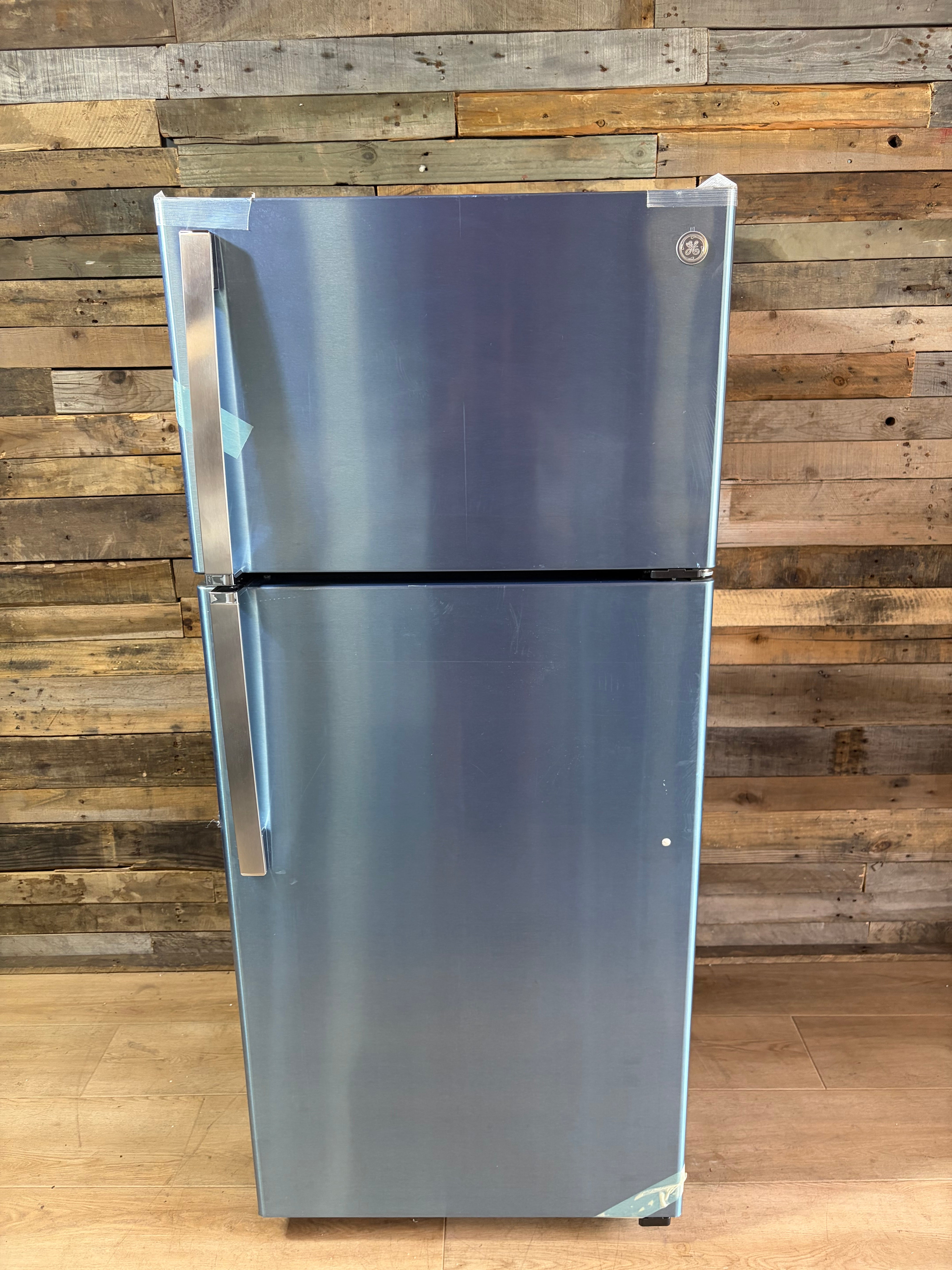 16.6 cu. ft. Top Freezer Refrigerator in Stainless Steel