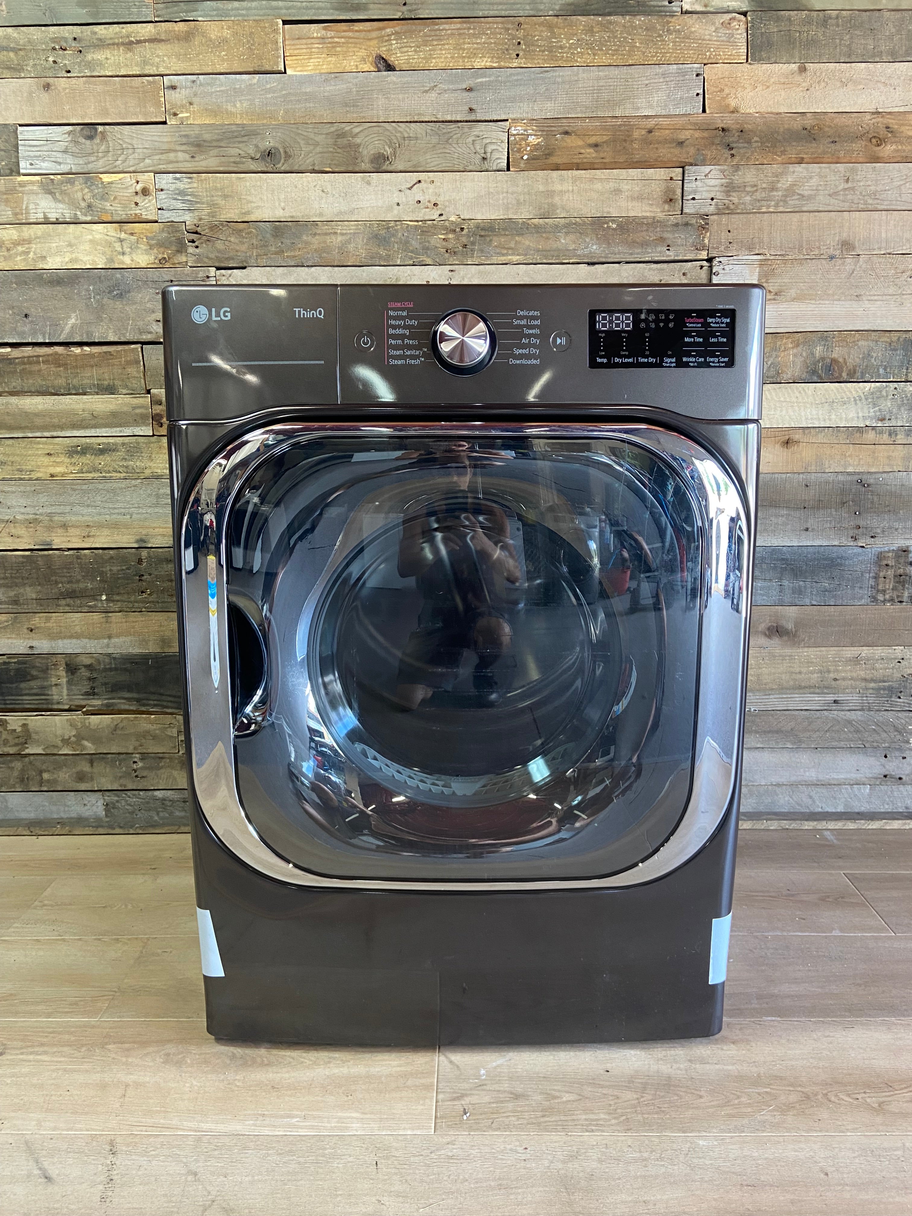 LG 9.0 Cu Ft Smart Gas Dryer w/ TurboSteam & WiFi – Black Steel – DLGX8901B
