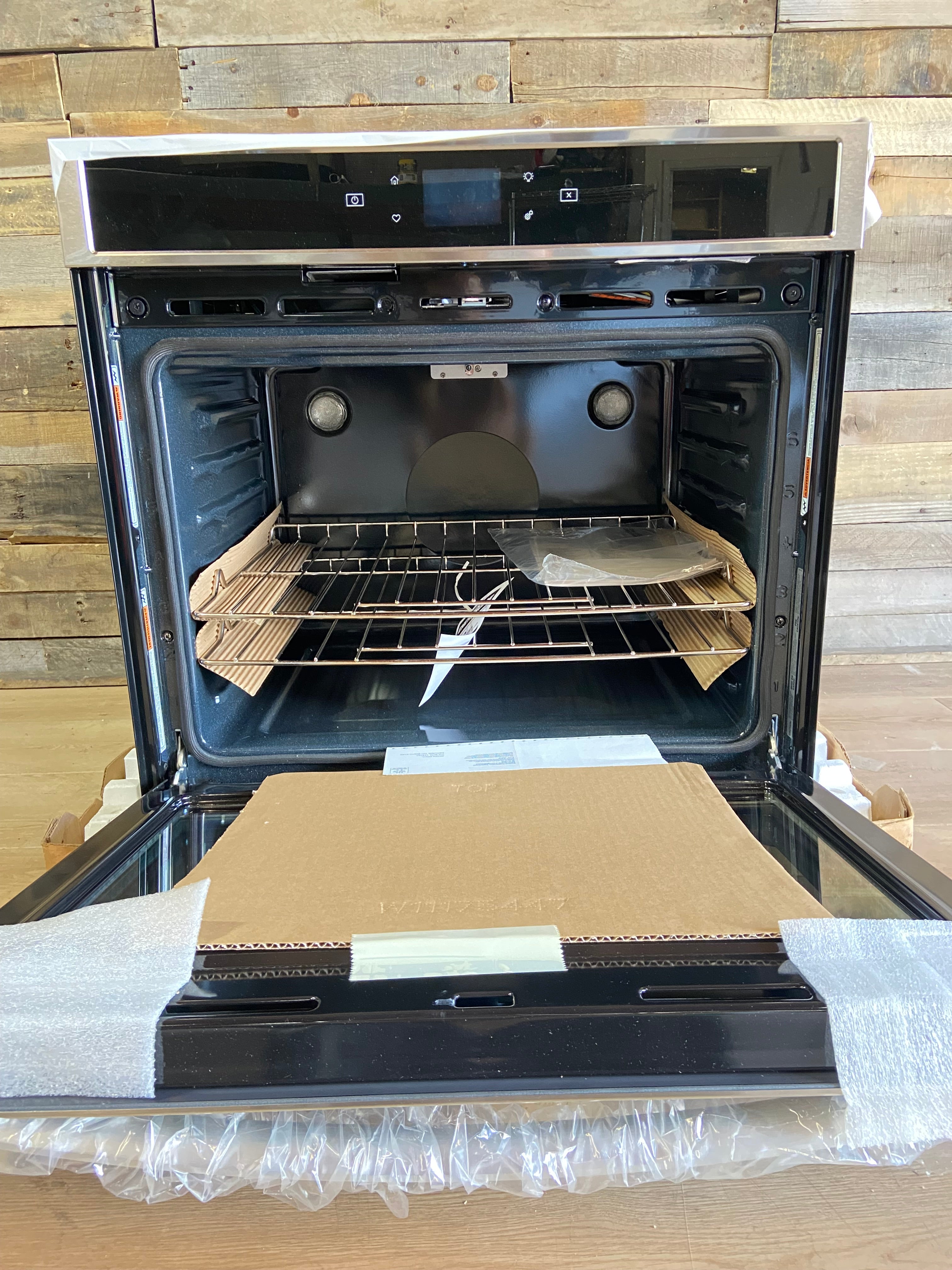 Whirlpool® 30" FingerPrint Resistant Stainless Steel Single Electric Wall Oven