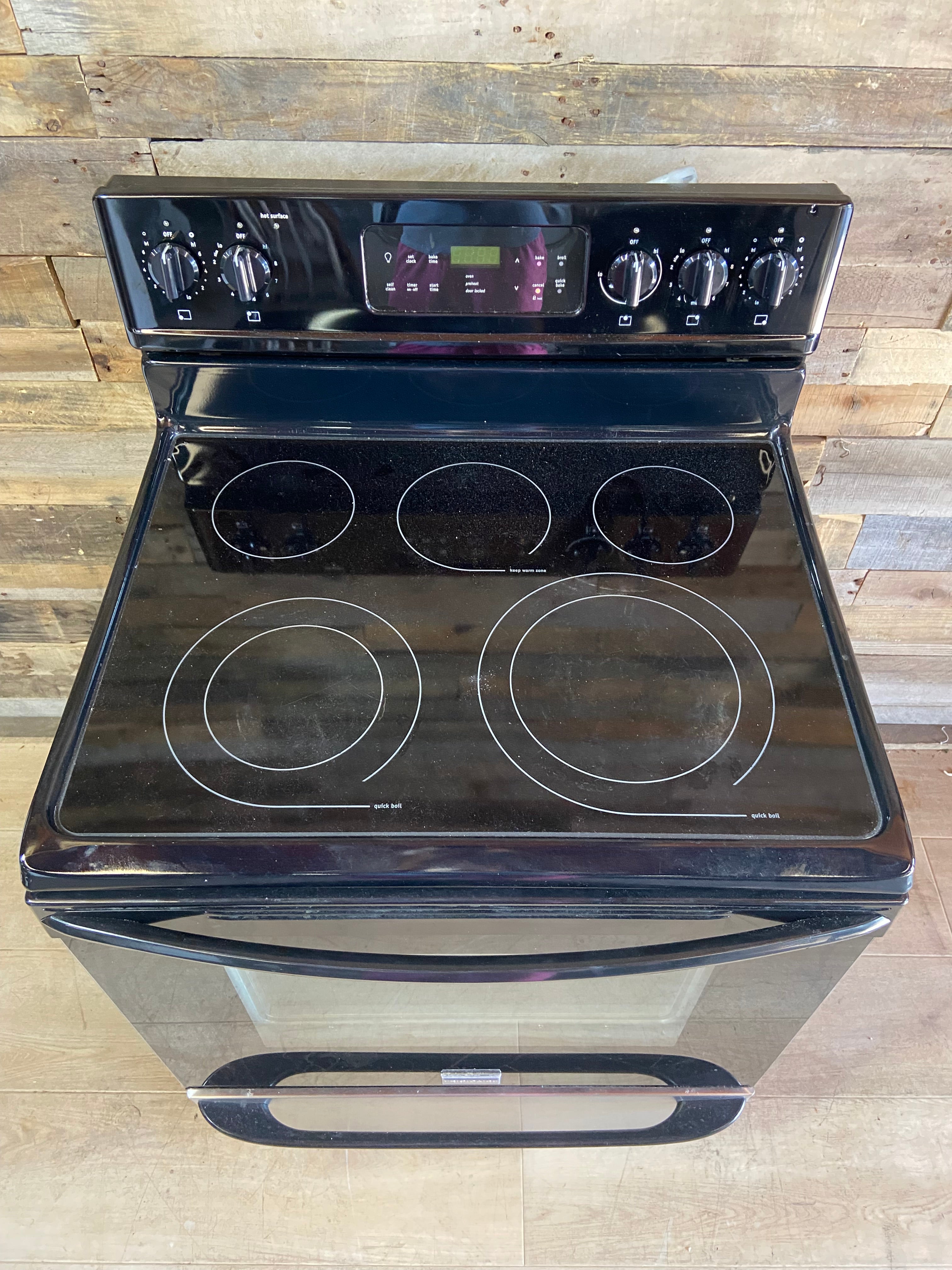 Frigidaire Black/Stainless 5 Burner Range With Convection